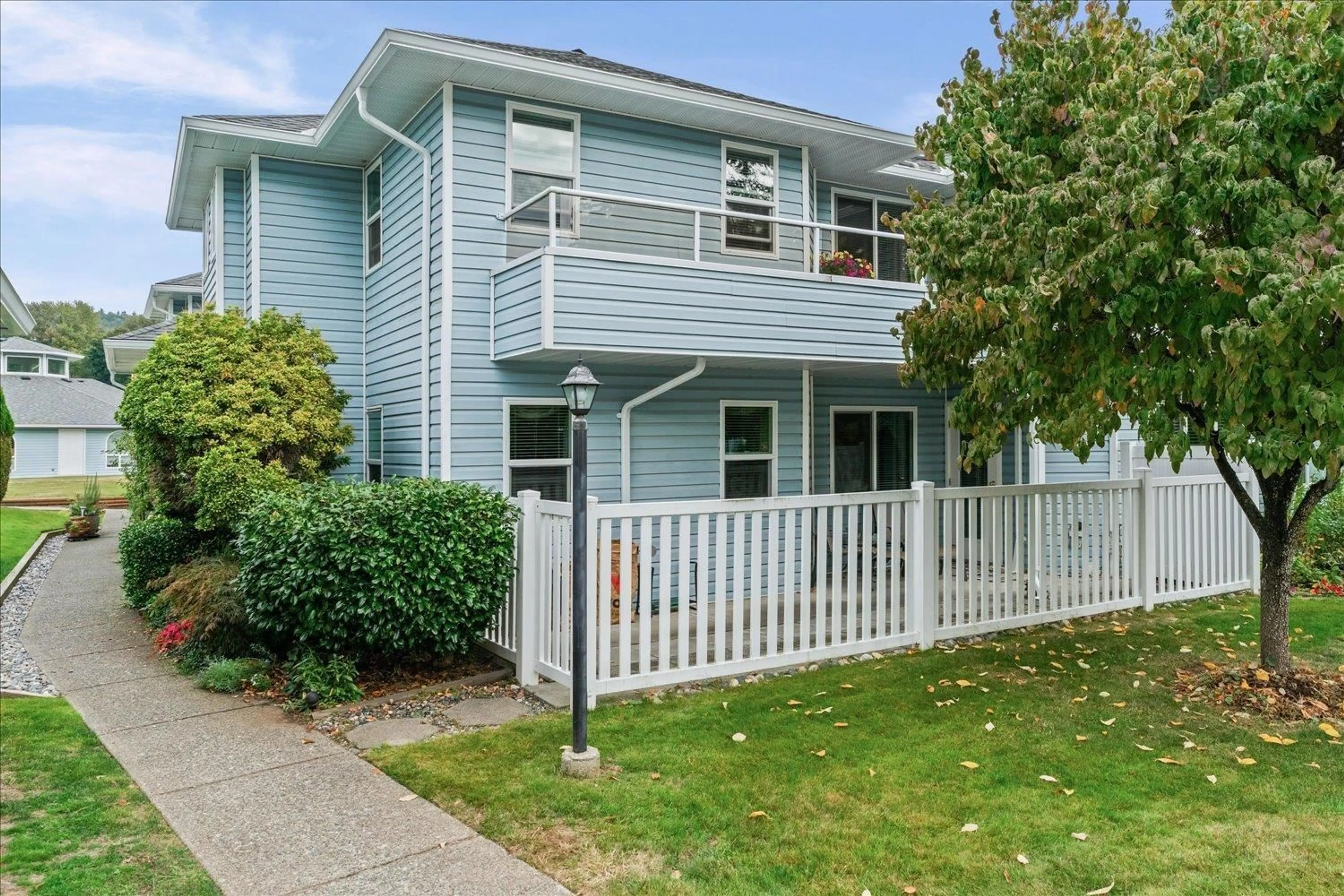 Home with vinyl exterior material, unknown for 10 - 3292 VERNON, Abbotsford British Columbia V2S6W7