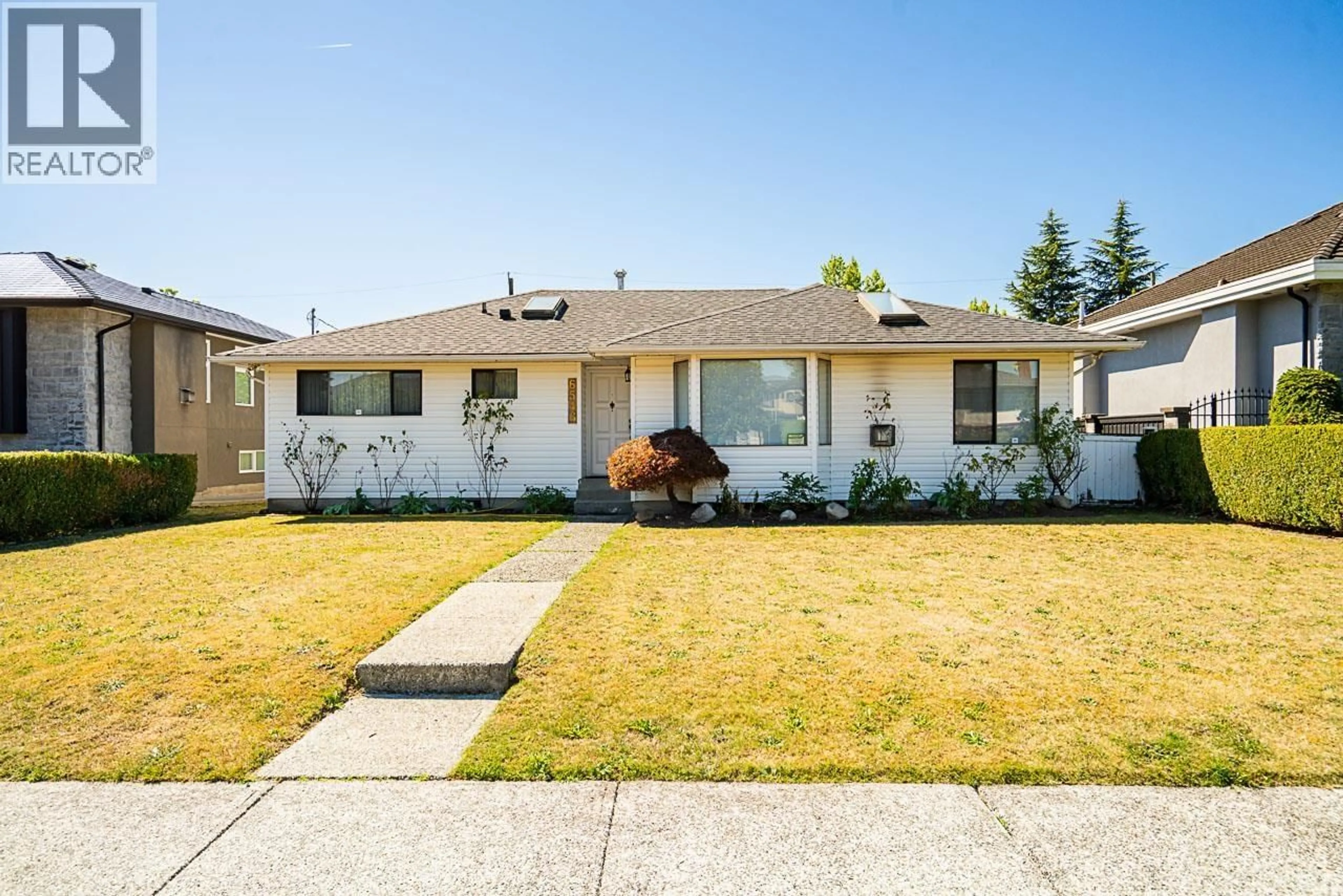 Home with vinyl exterior material, street for 6546 DUNNEDIN STREET, Burnaby British Columbia V5B1Y8
