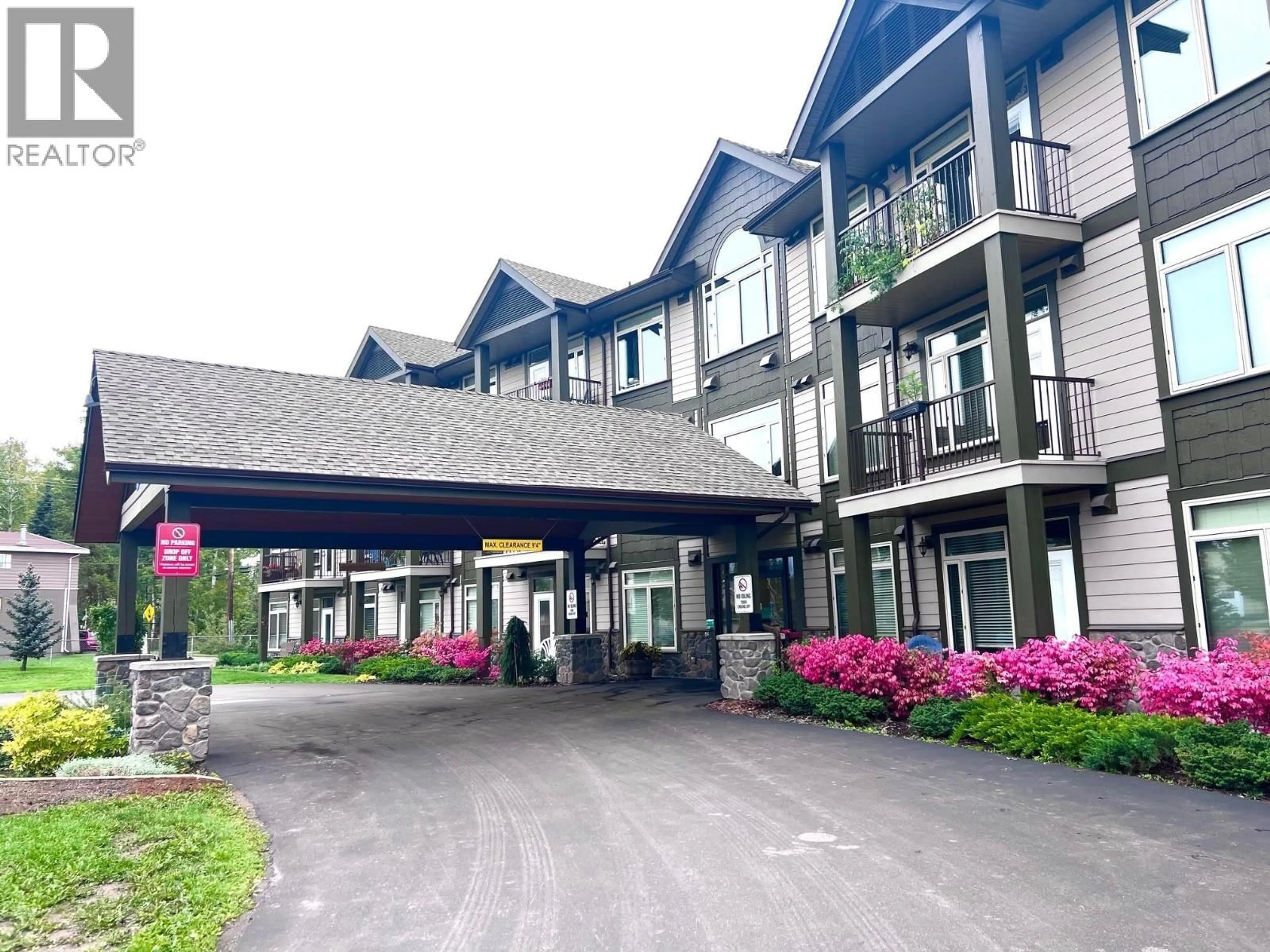 Indoor foyer for 105 3684 PRINCESS CRESCENT, Smithers British Columbia V0J2N0