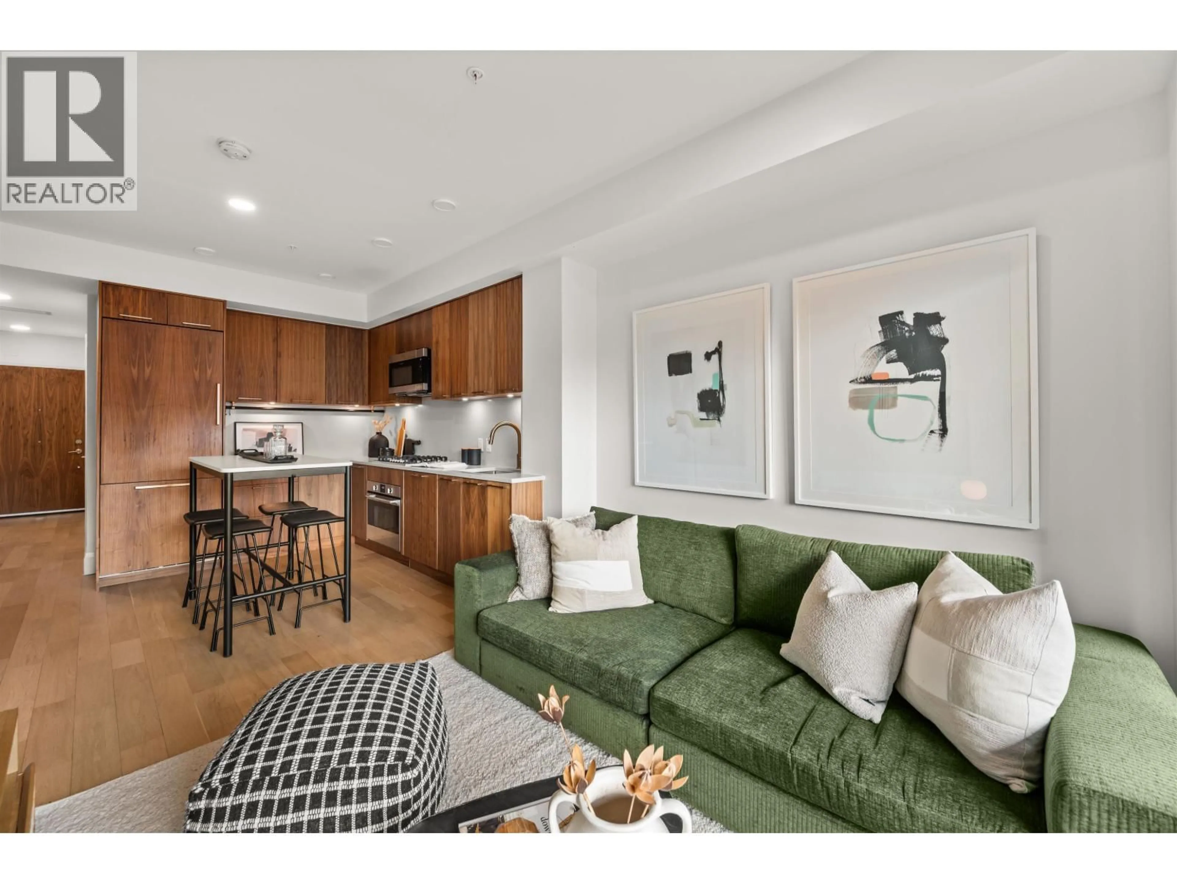 Open concept kitchen, unknown for 402 - 2550 GARDEN DRIVE, Vancouver British Columbia V5N4X6