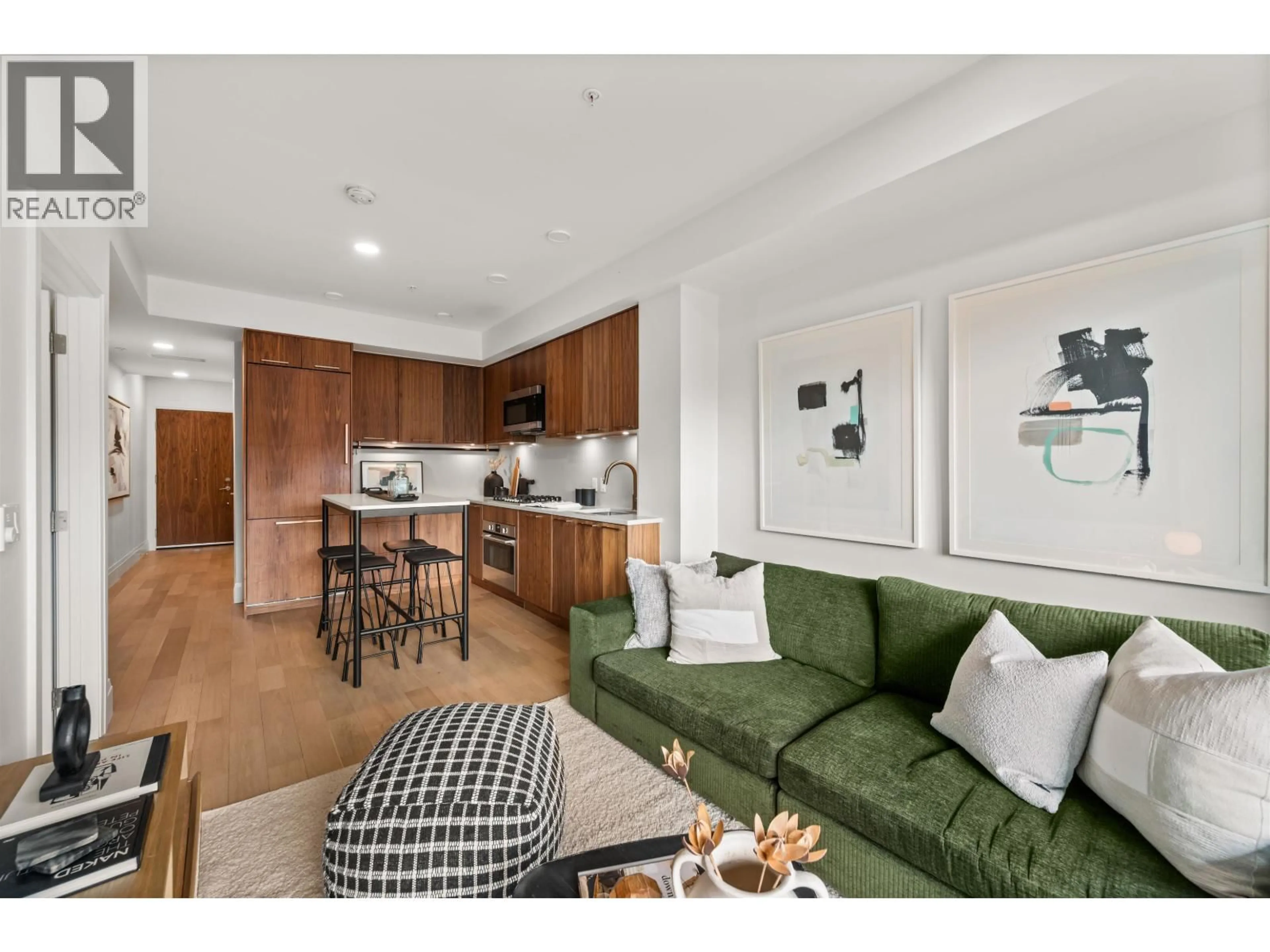 Open concept kitchen, unknown for 402 - 2550 GARDEN DRIVE, Vancouver British Columbia V5N4X6