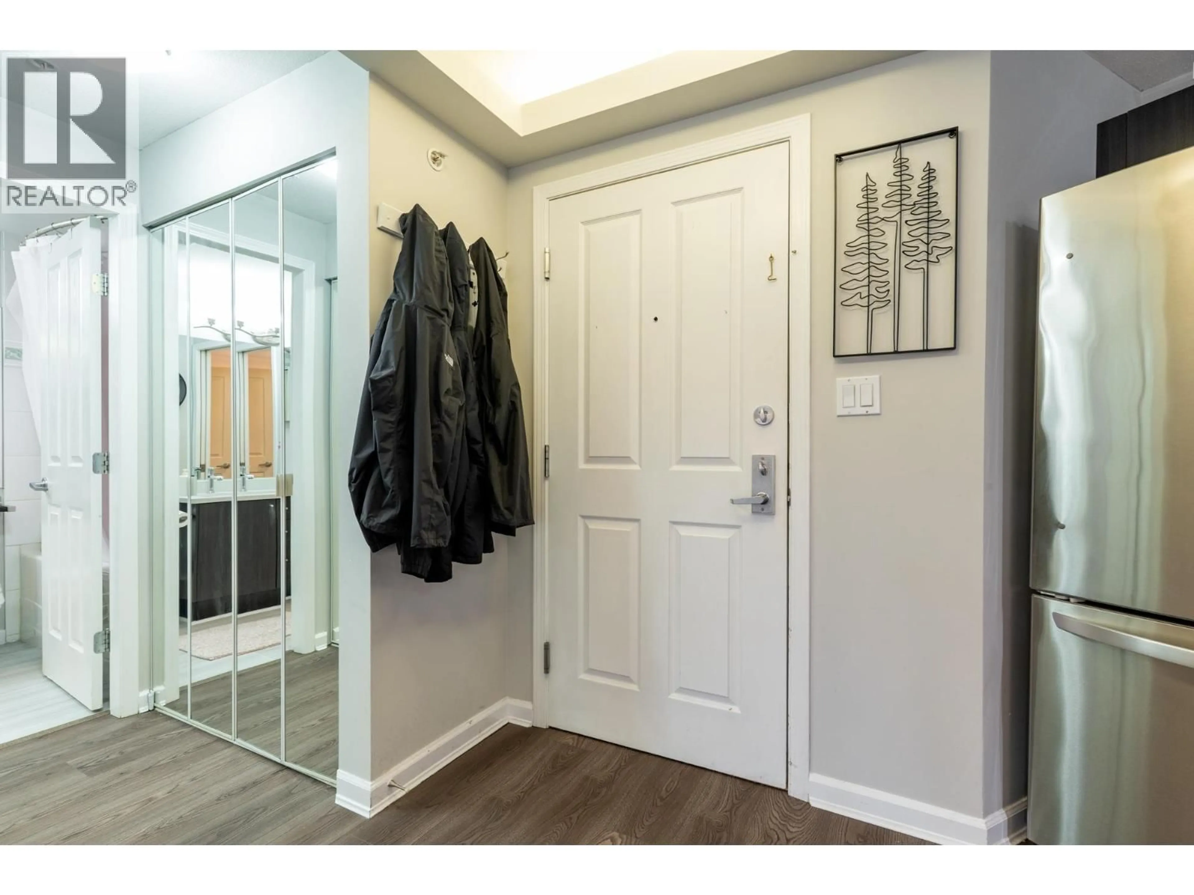 Indoor entryway for A306 - 2099 LOUGHEED HIGHWAY, Port Coquitlam British Columbia V3B1A8