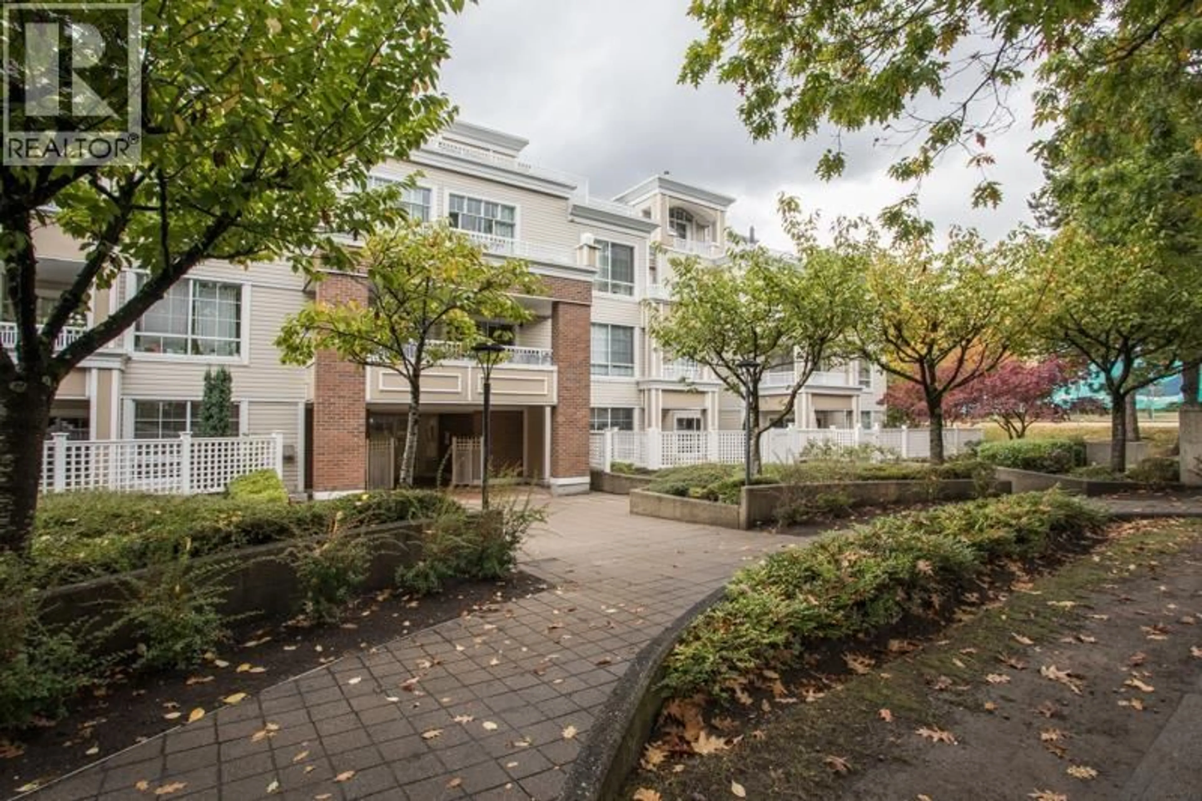 Patio, street for 108 - 7117 ANTRIM AVENUE, Burnaby British Columbia V5J5K1
