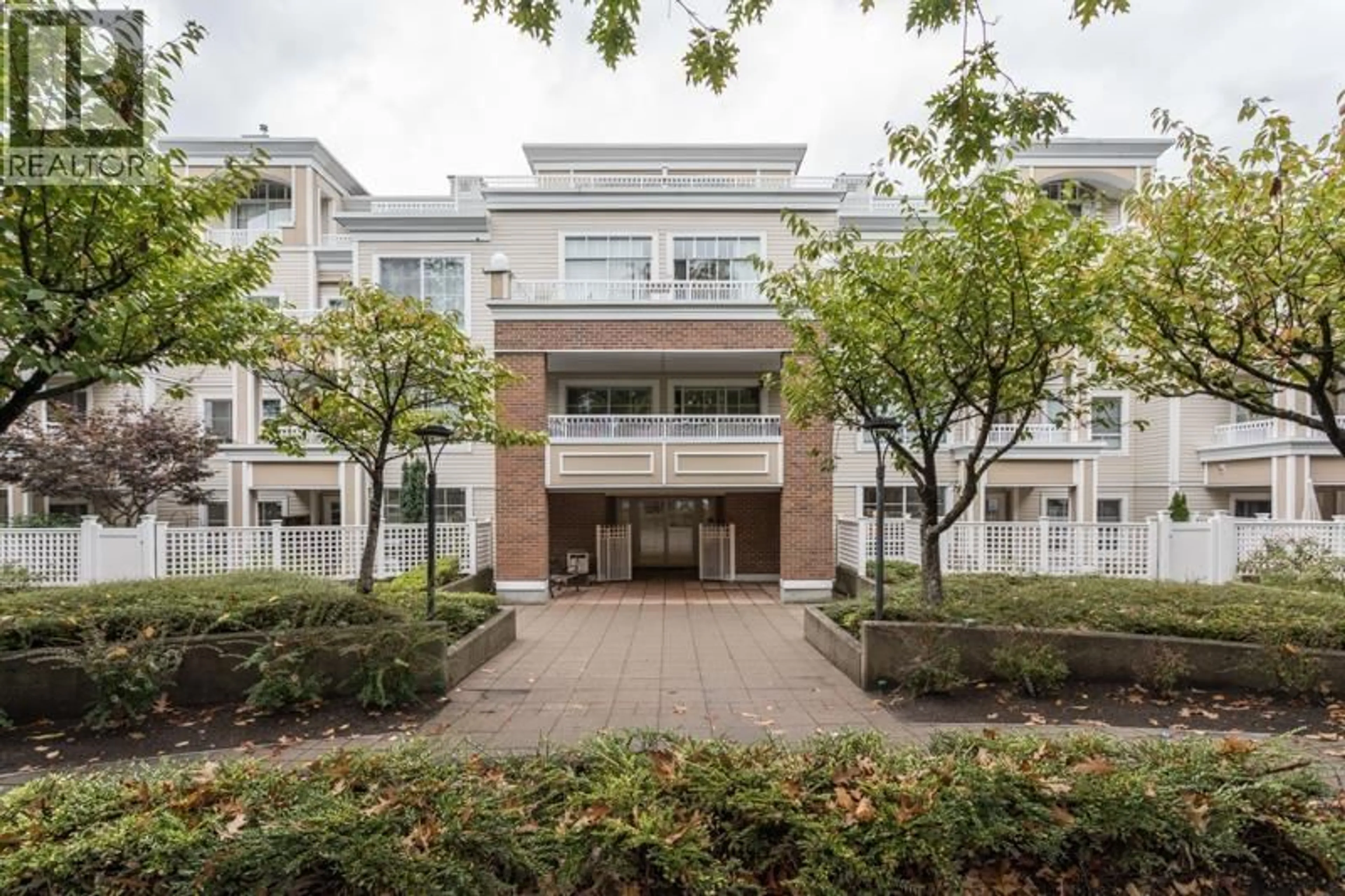 Unknown for 108 - 7117 ANTRIM AVENUE, Burnaby British Columbia V5J5K1