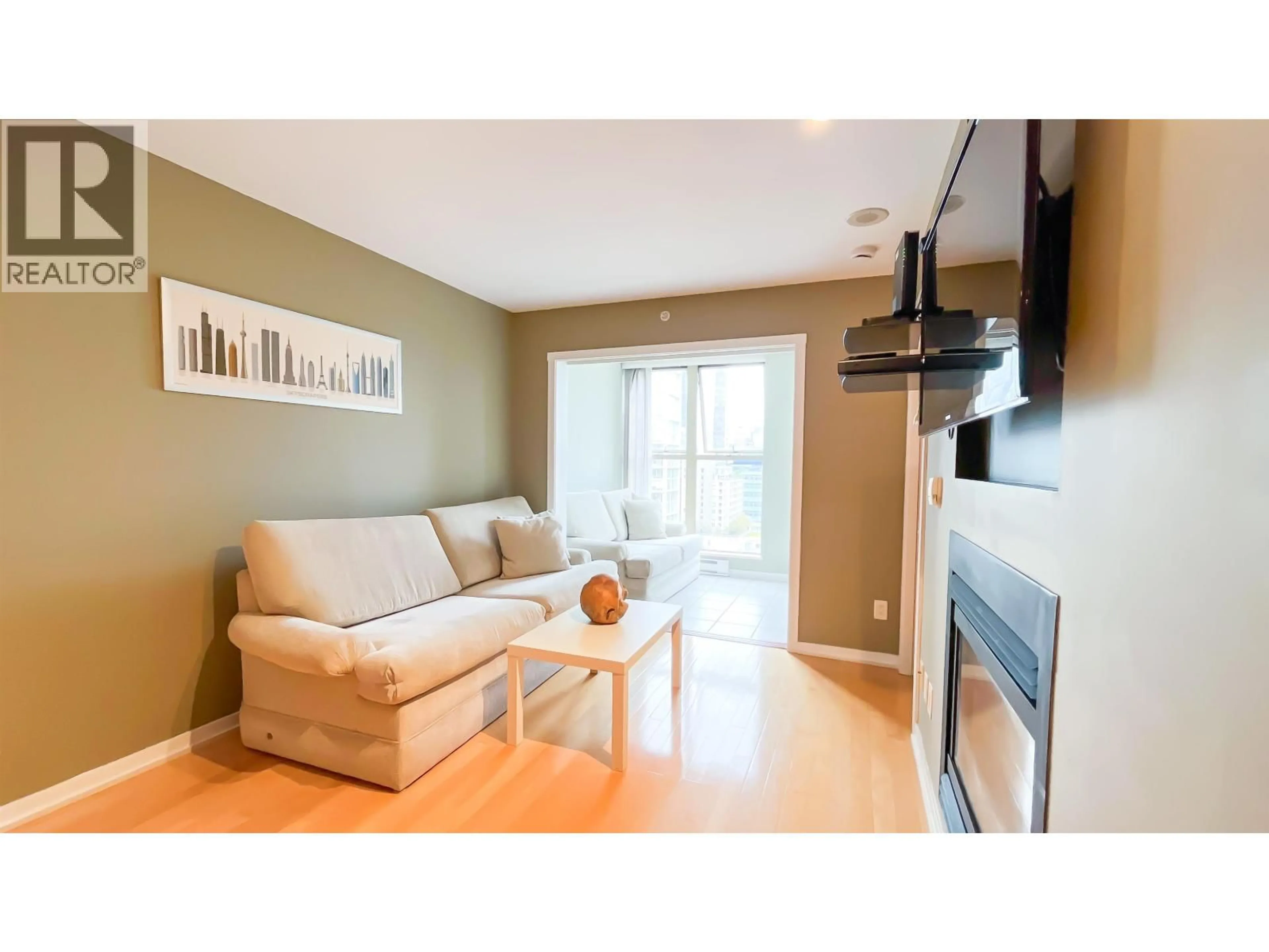 Living room with furniture, wood/laminate floor for 2005 - 969 RICHARDS STREET, Vancouver British Columbia V6B1A8