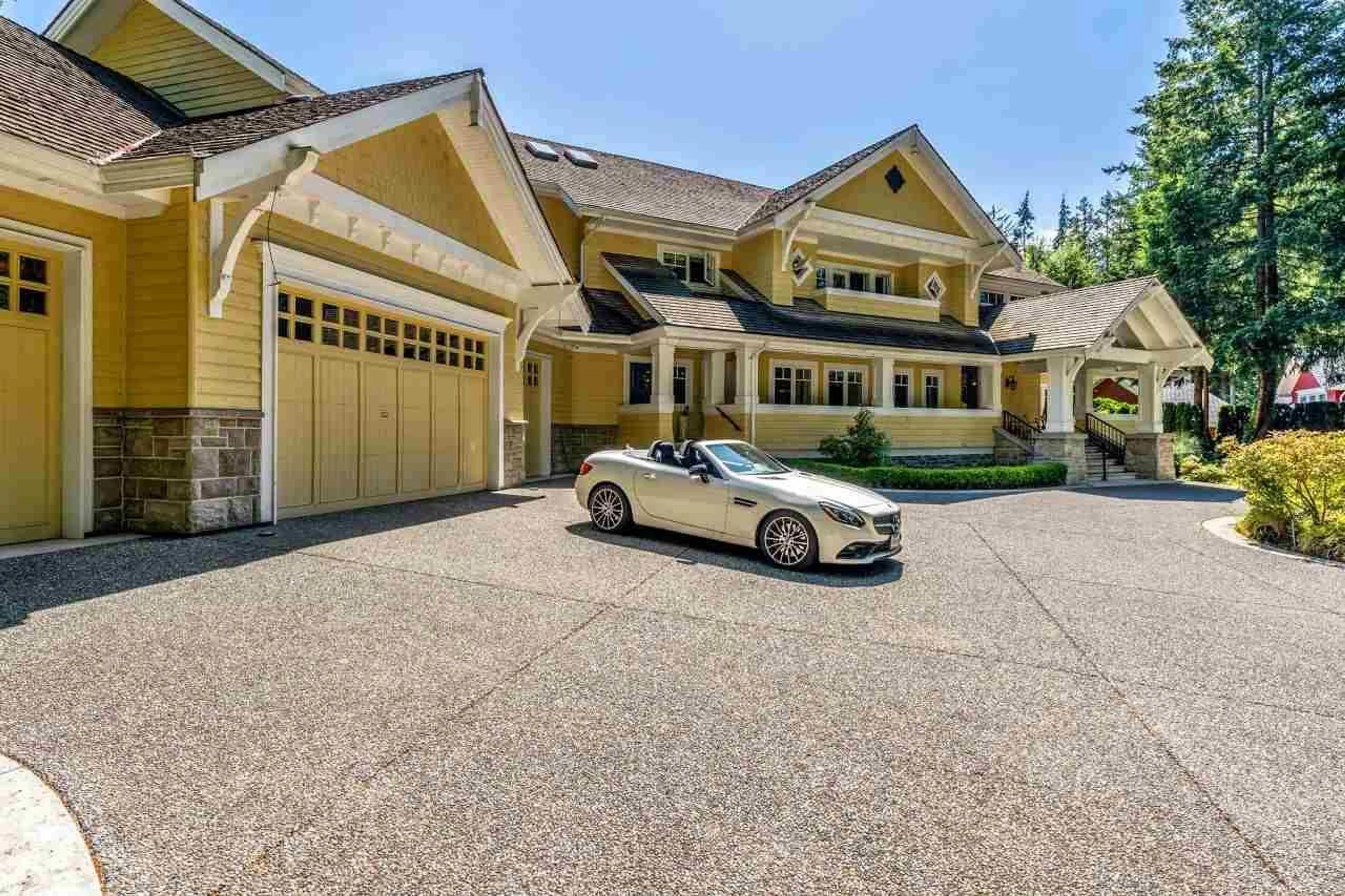 Indoor garage for 13356 26, Surrey British Columbia V4P1Y3