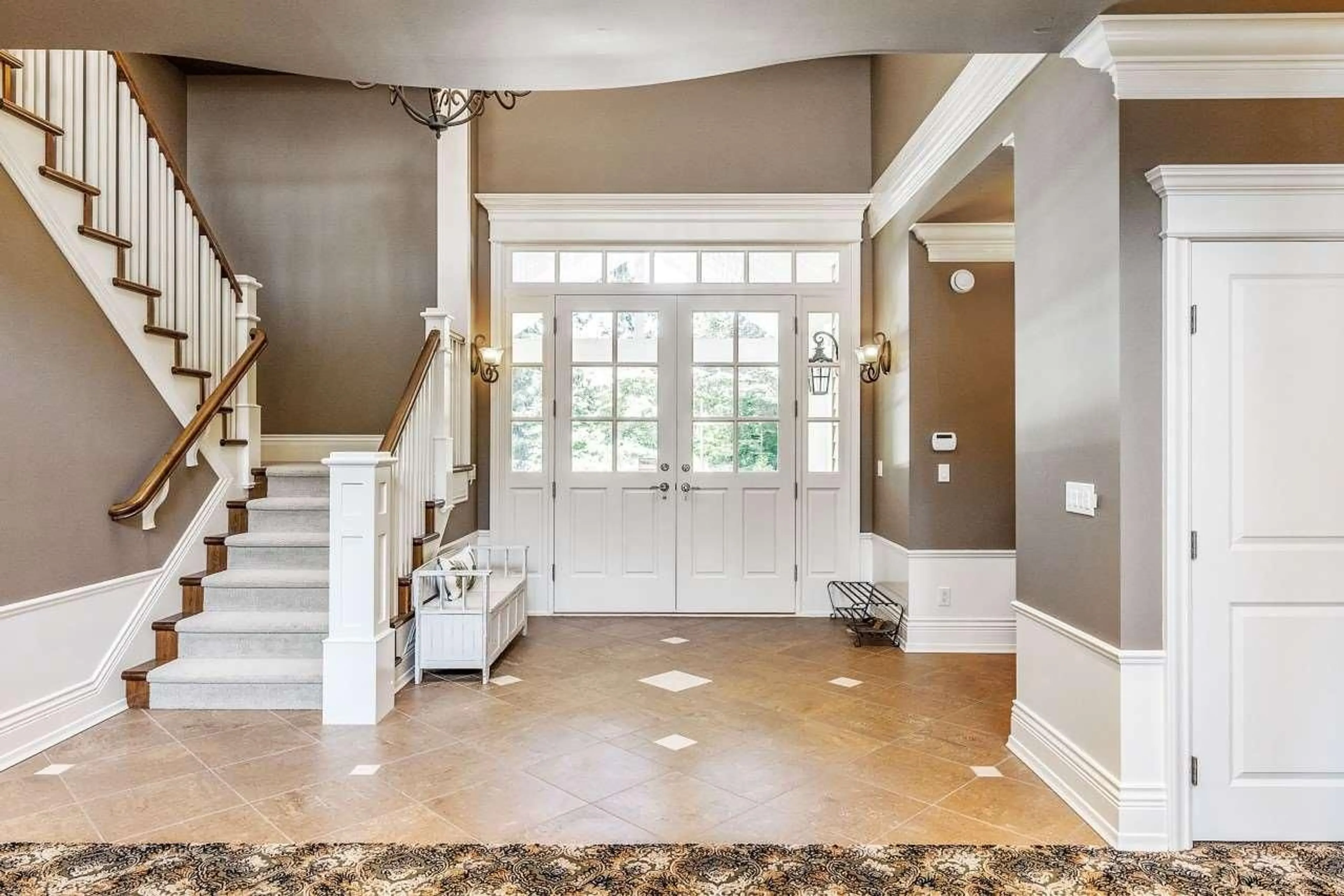 Indoor entryway for 13356 26, Surrey British Columbia V4P1Y3