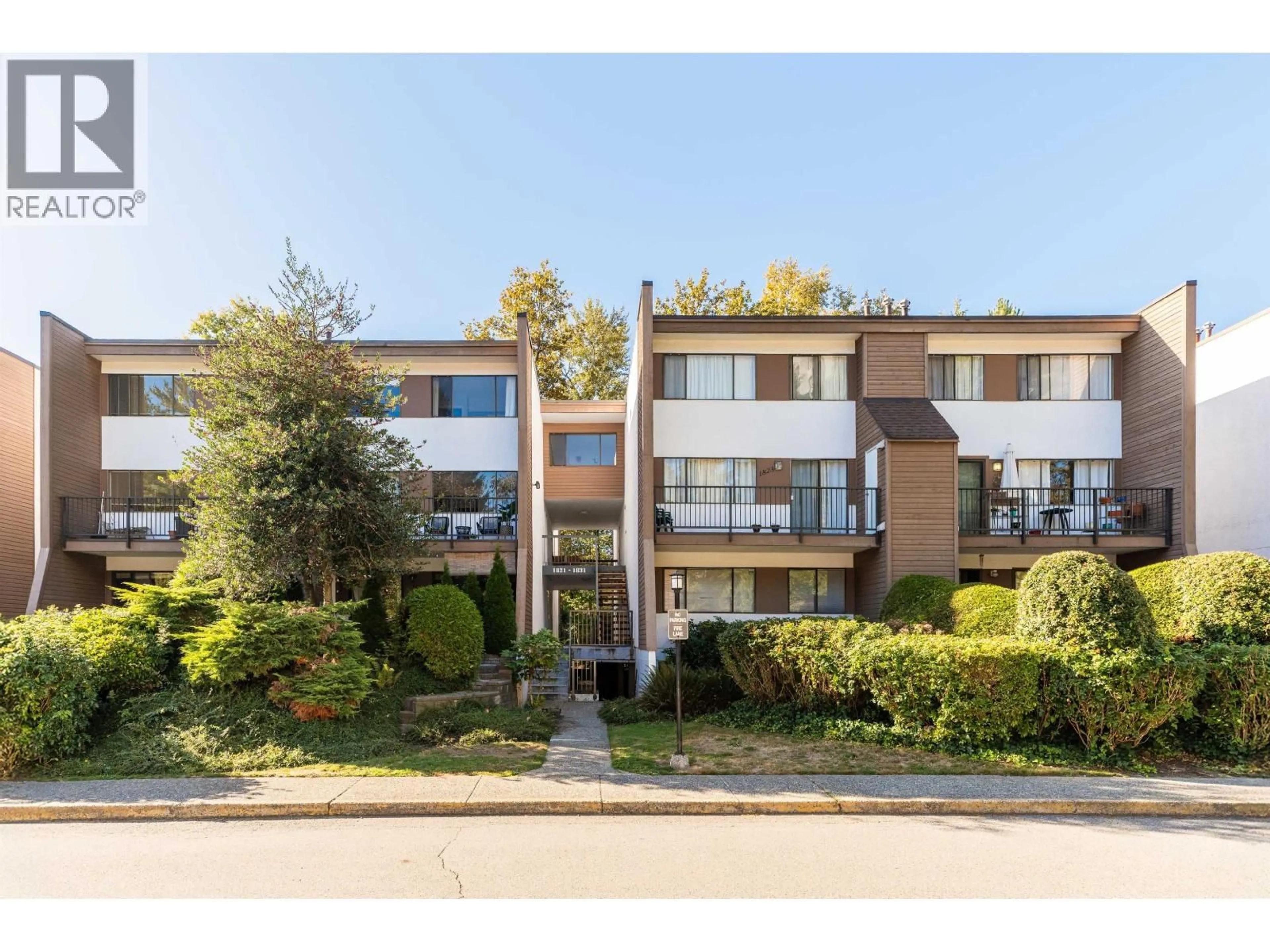 A pic from outside/outdoor area/front of a property/back of a property/a pic from drone, unknown for 1825 GOLETA DRIVE, Burnaby British Columbia V5A1P6