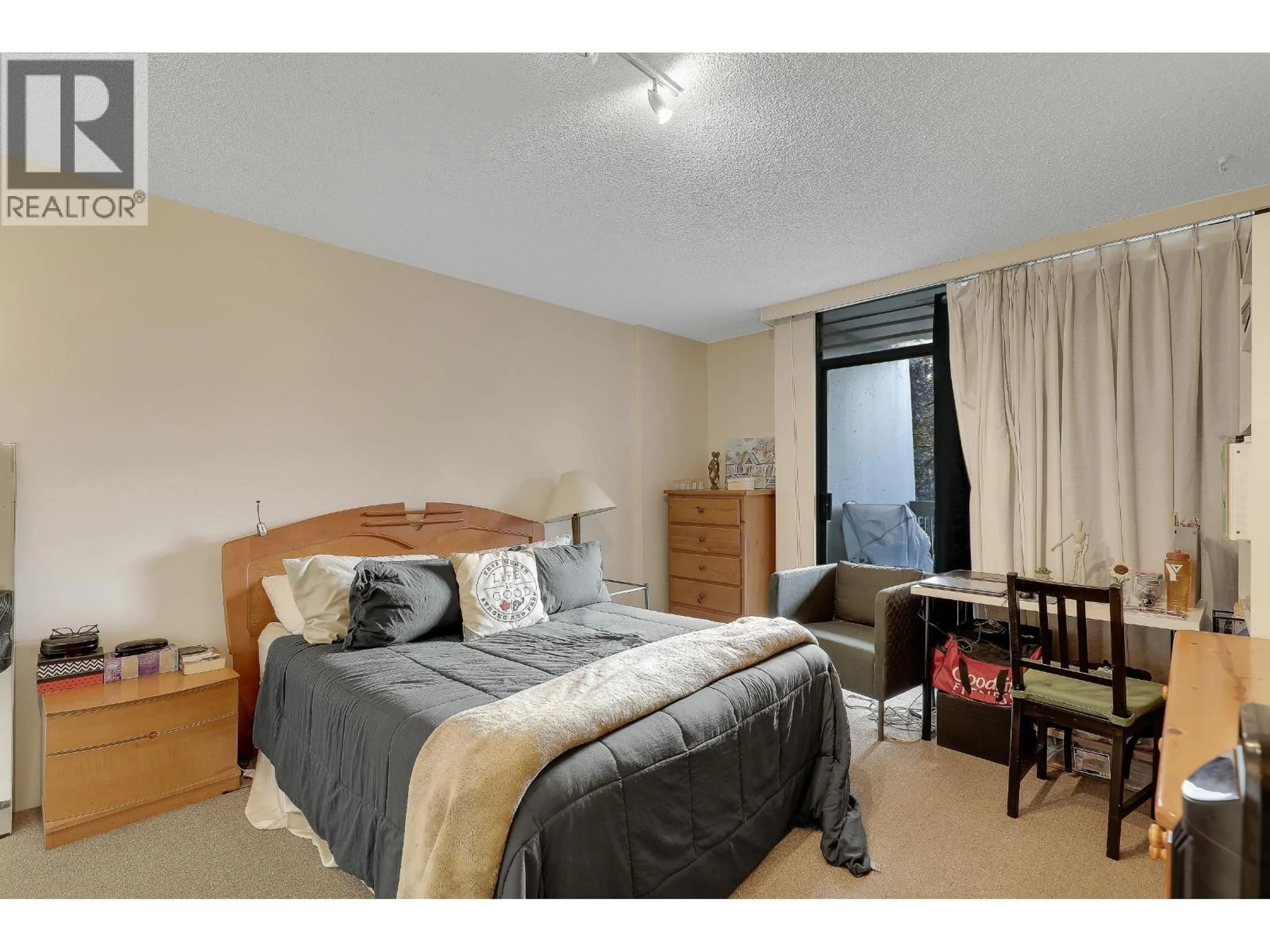 A pic of a room for 406 - 5932 PATTERSON AVENUE, Burnaby British Columbia V5H4B4