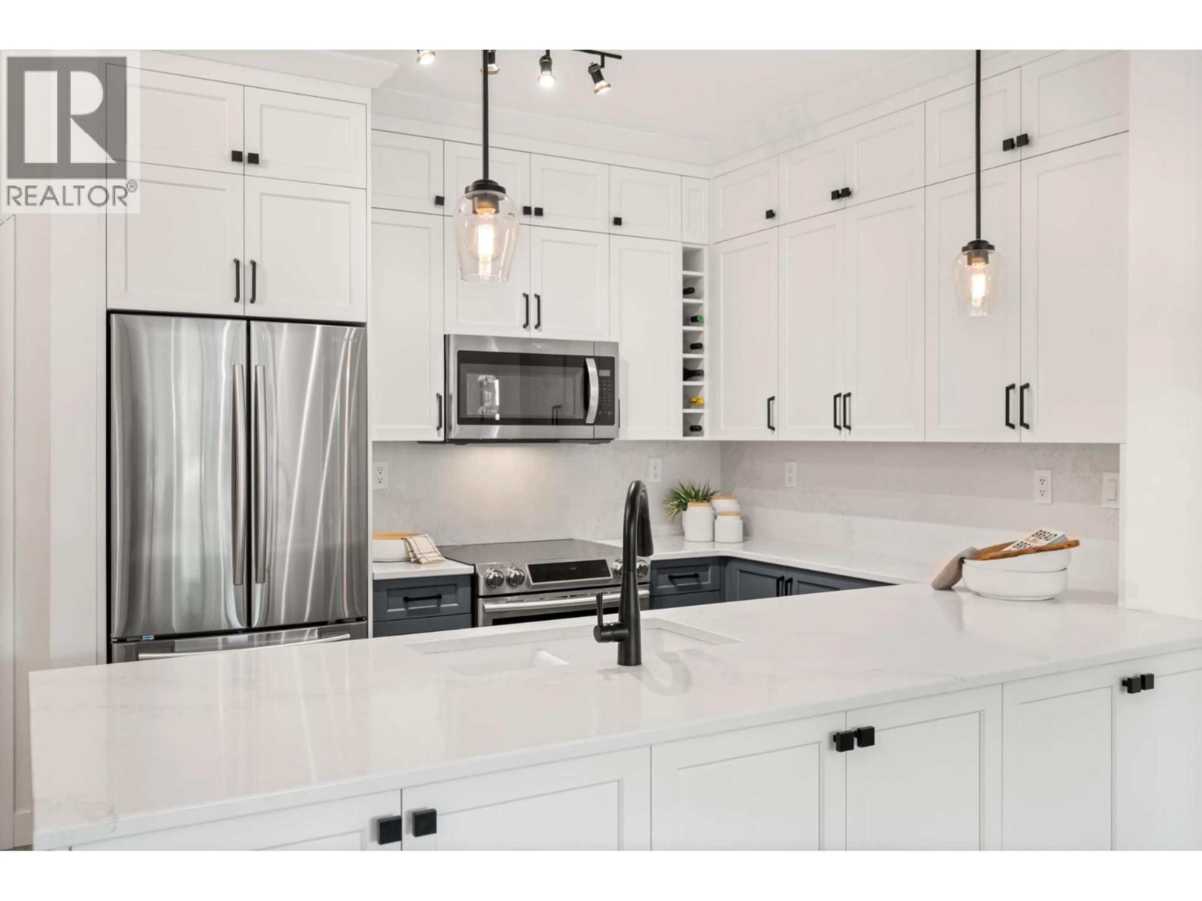 Contemporary kitchen, ceramic/tile floor for 301 - 285 ROSS DRIVE, New Westminster British Columbia V3L0B9
