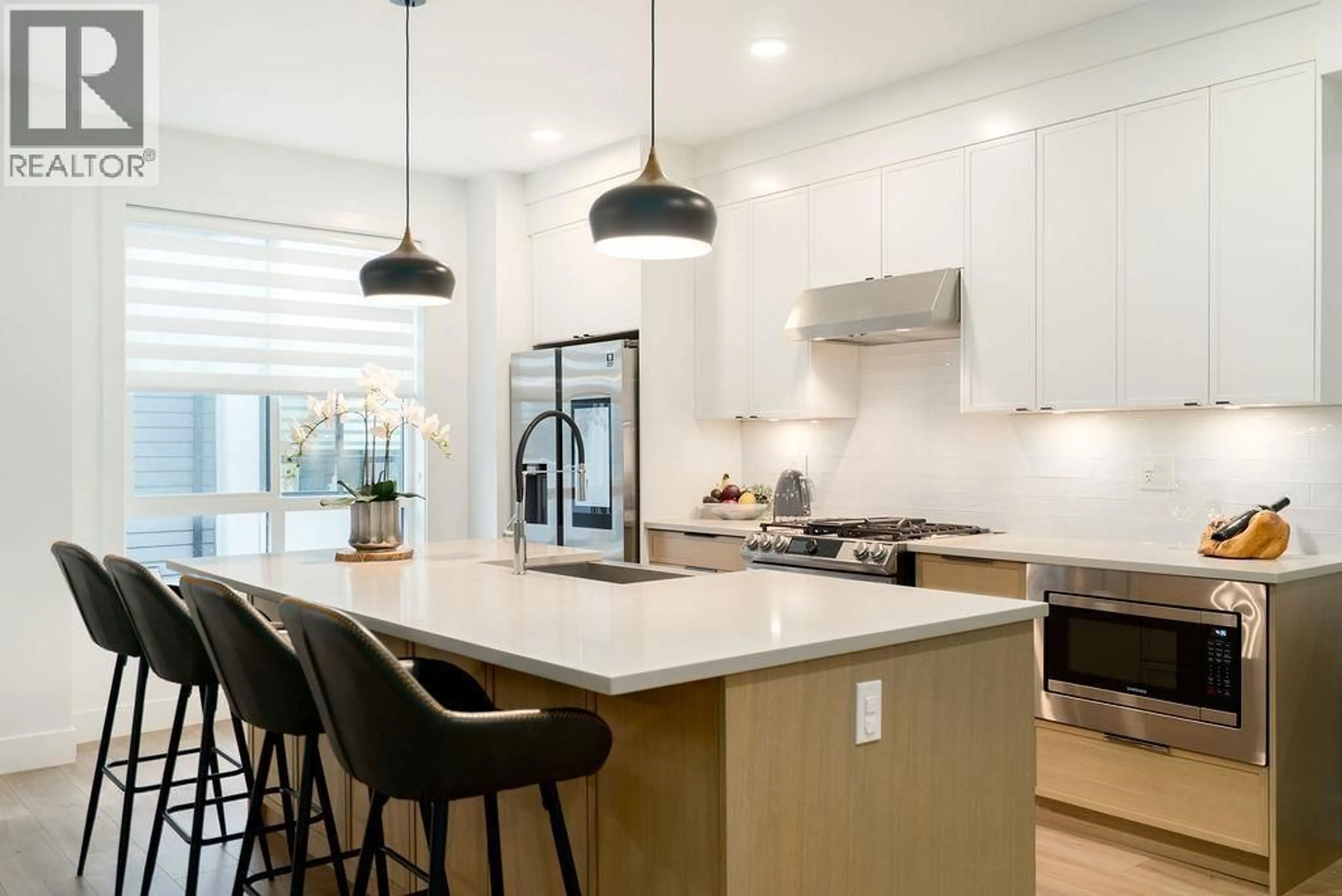 Contemporary kitchen, unknown for 106 - 3503 GISLASON AVENUE, Coquitlam British Columbia V3E0T1
