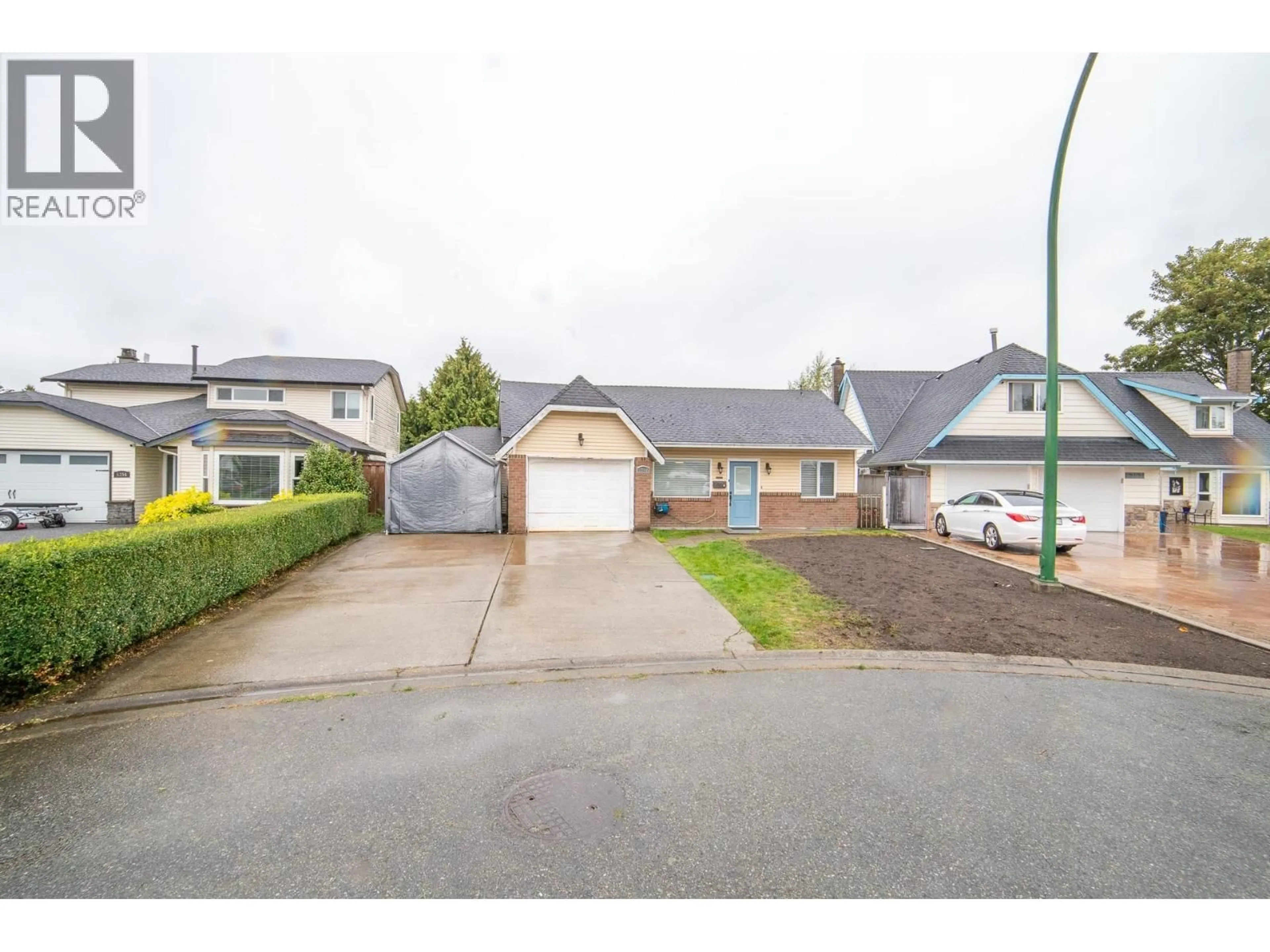 A pic from outside/outdoor area/front of a property/back of a property/a pic from drone, street for 5346 HAZEL COURT, Delta British Columbia V4K4G9