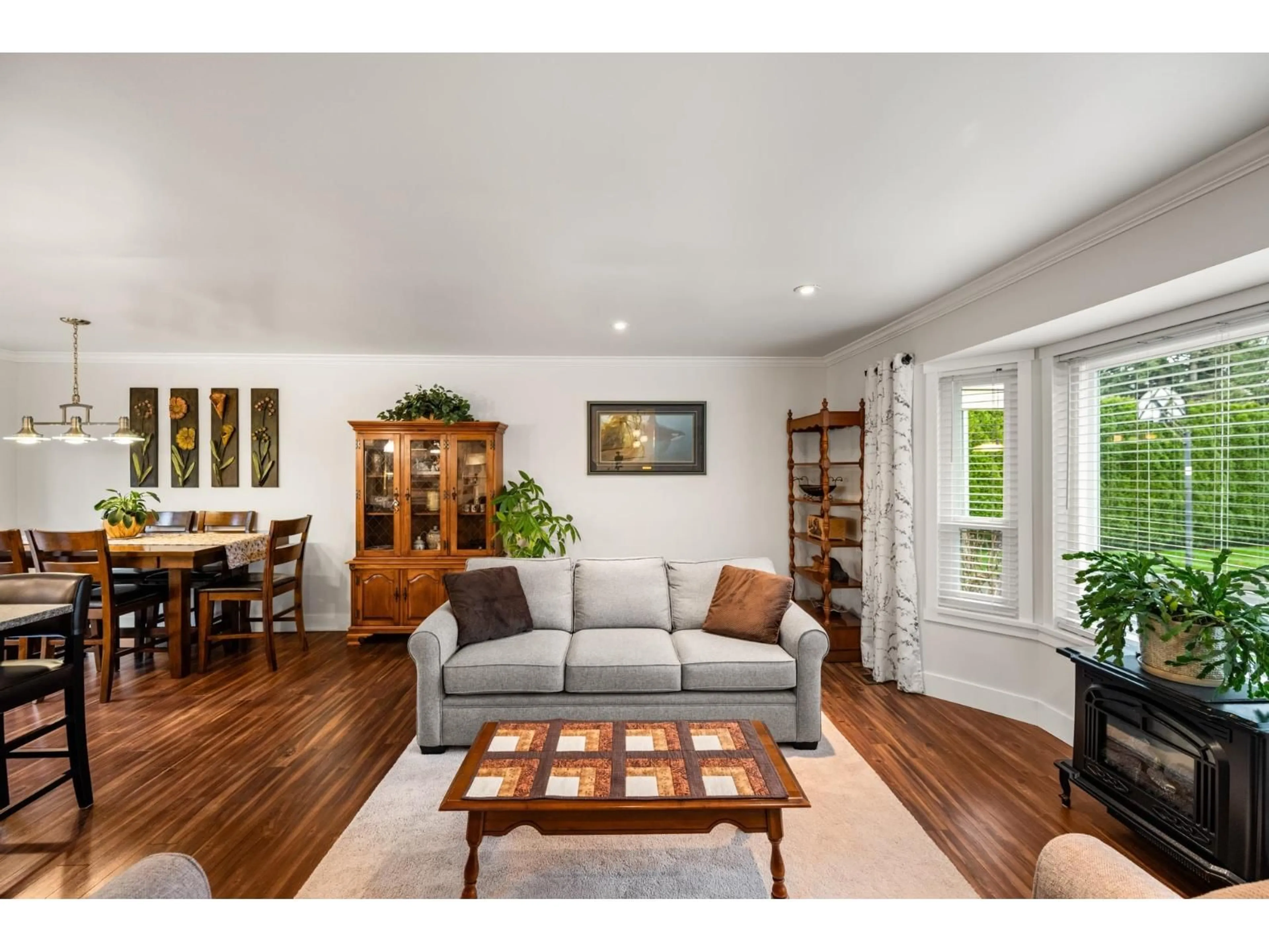 Living room with furniture, wood/laminate floor for 23731 OLD YALE, Langley British Columbia V2Z2K4