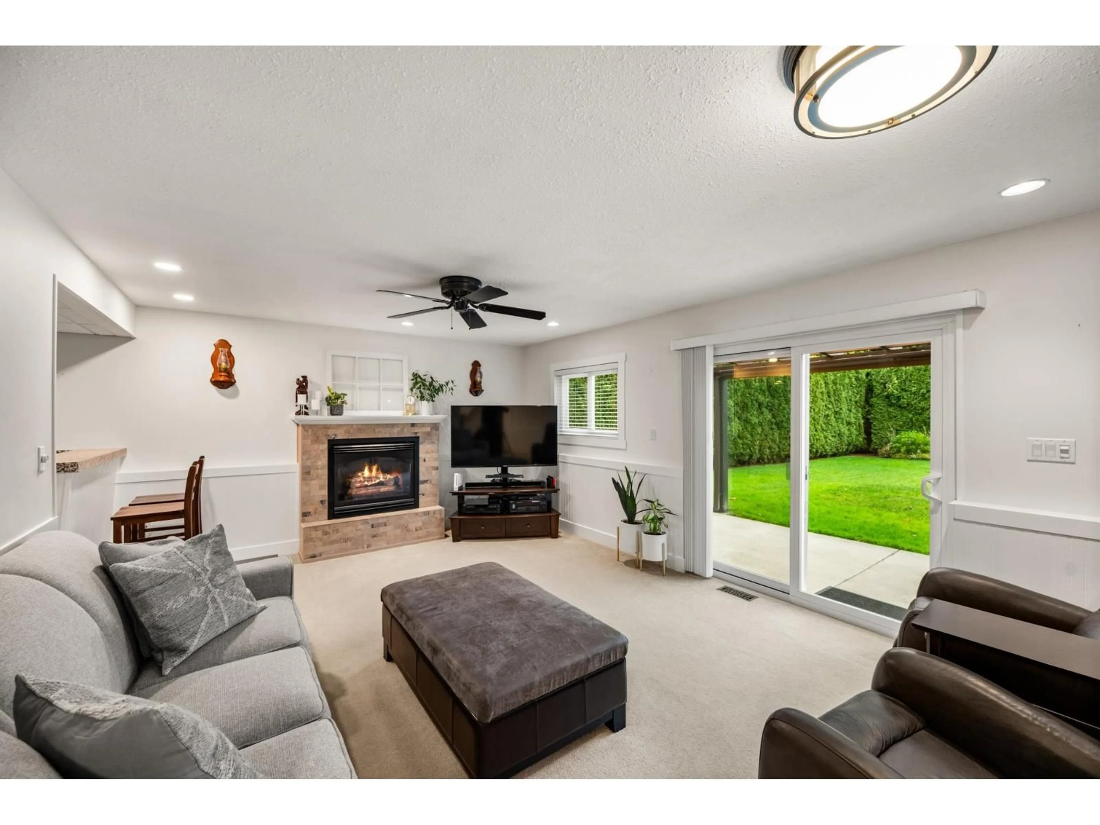 Living room with furniture, unknown for 23731 OLD YALE, Langley British Columbia V2Z2K4