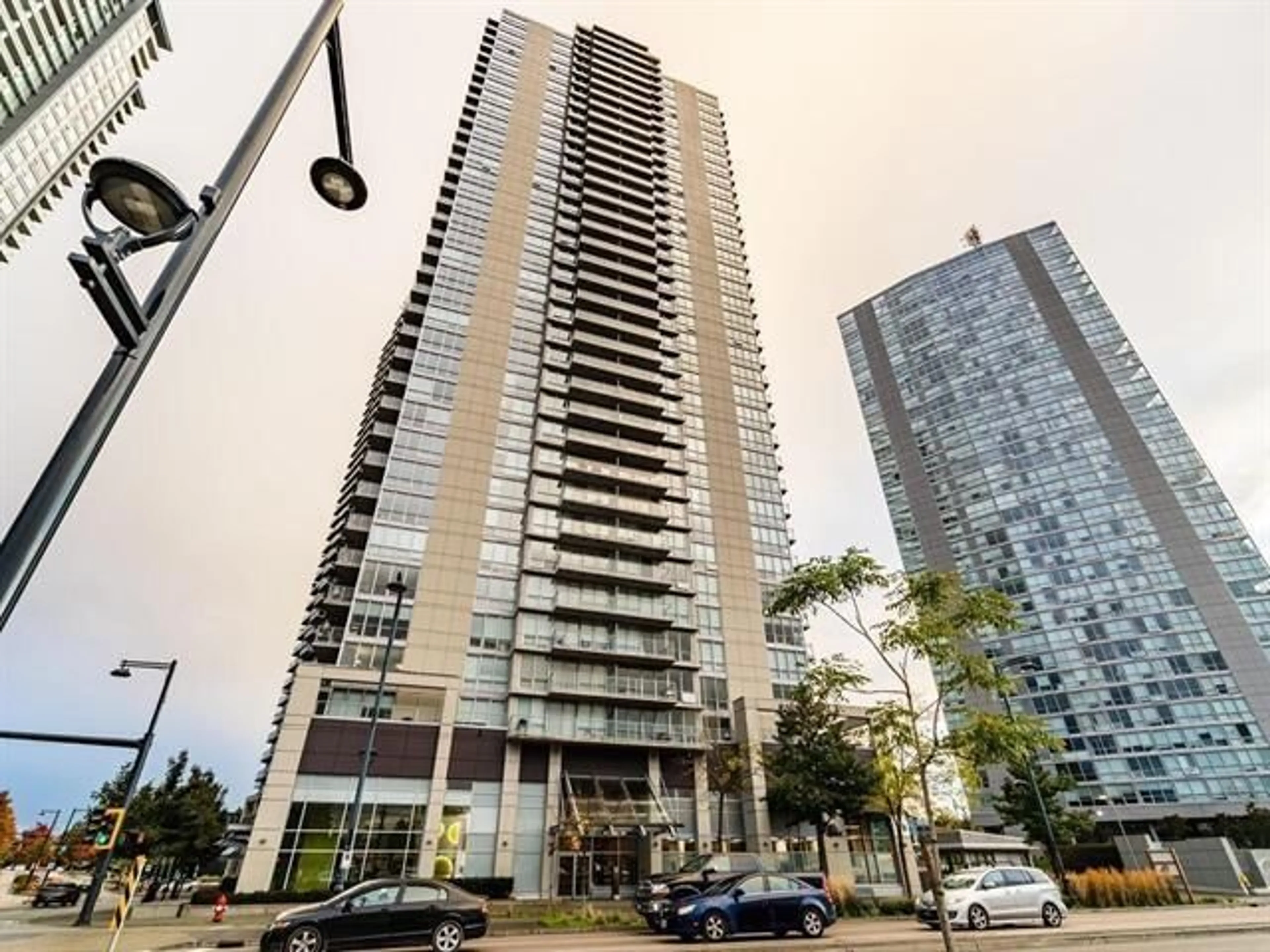 Indoor foyer for 3008 - 13688 100, Surrey British Columbia V3T0G5