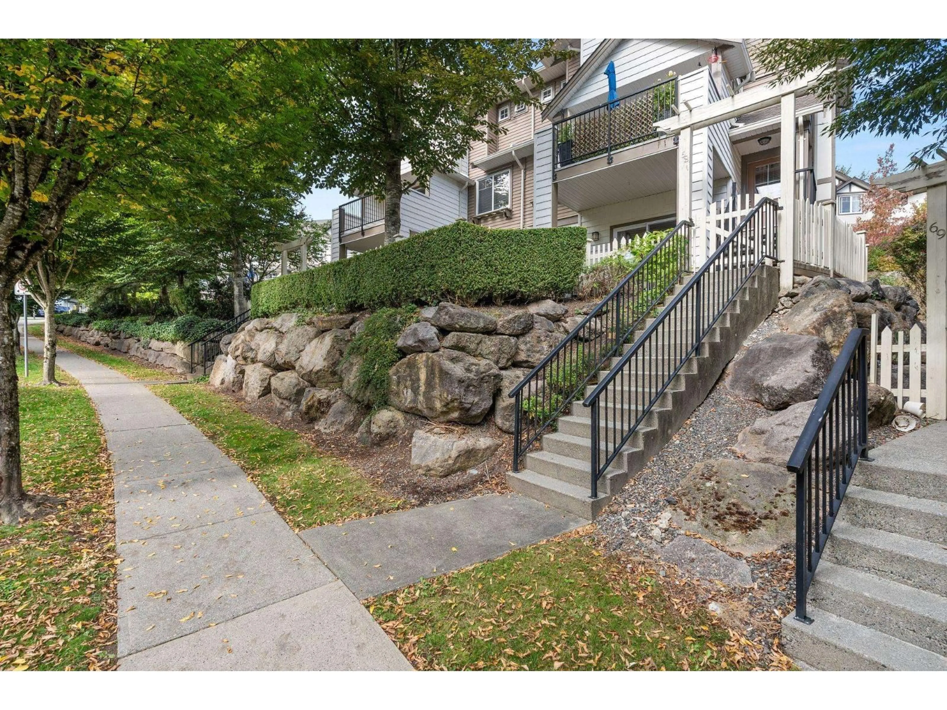 Stairs for 68 - 4401 BLAUSON, Abbotsford British Columbia V3G0A4