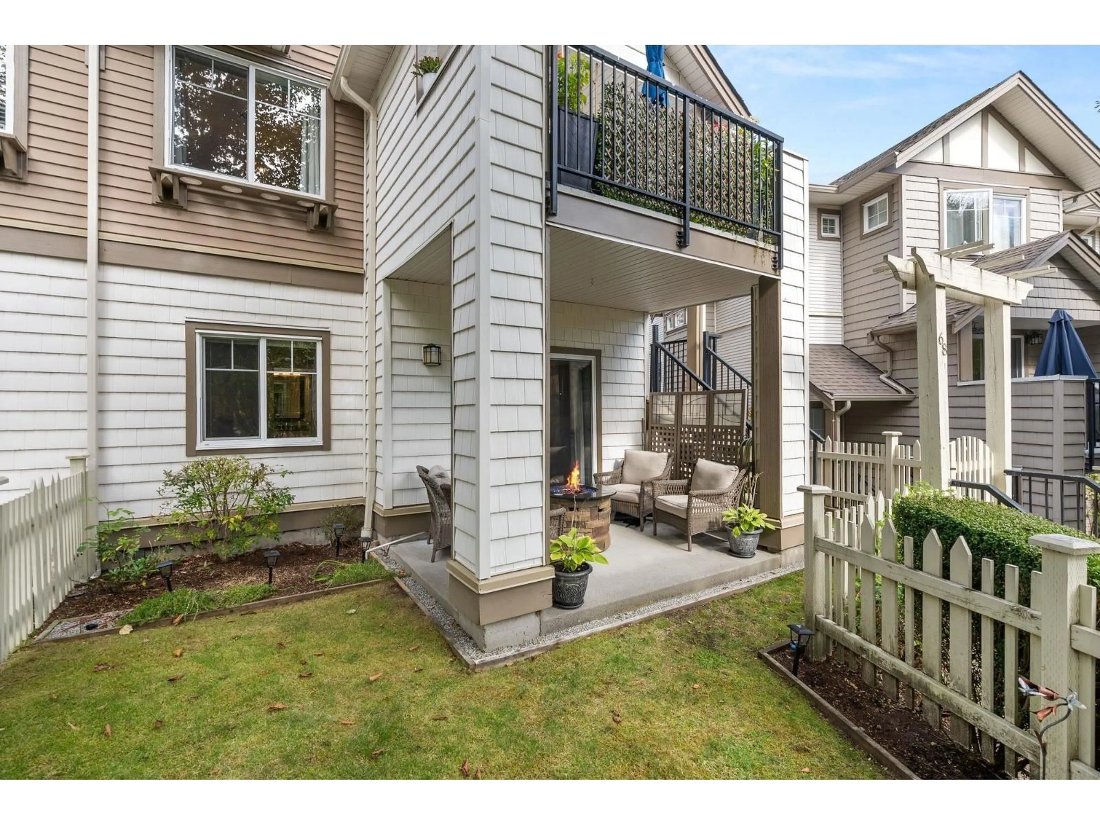 Patio, street for 68 - 4401 BLAUSON, Abbotsford British Columbia V3G0A4