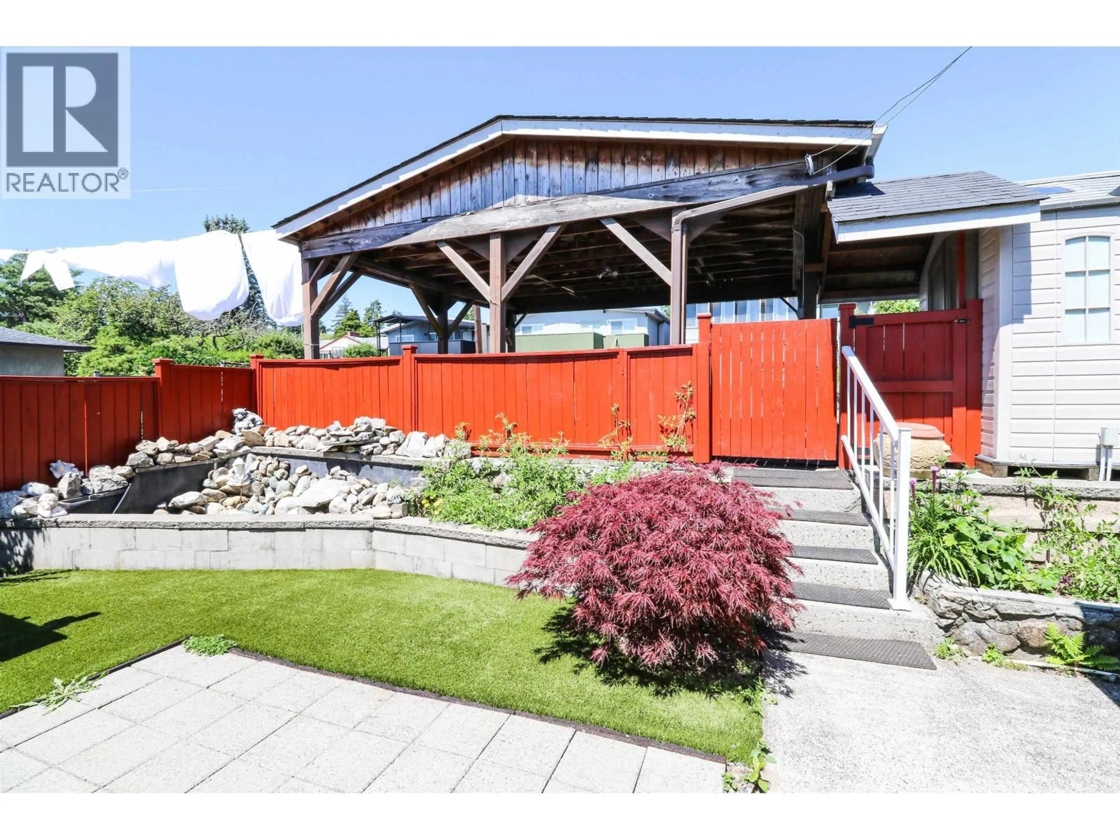 Patio, street for 4459 RUMBLE STREET, Burnaby British Columbia V5J2A4