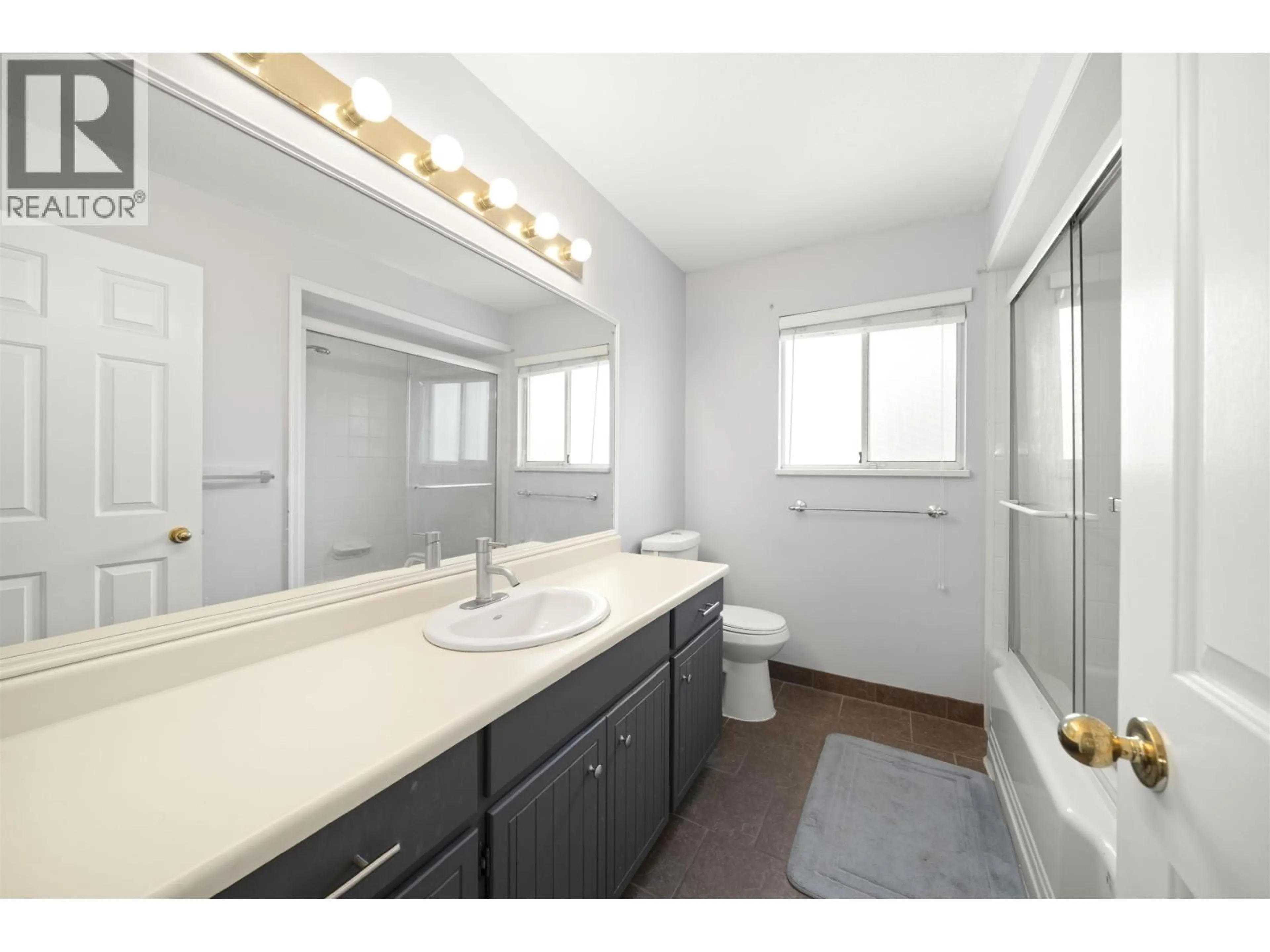 Standard bathroom, ceramic/tile floor for 12251 GREENLAND DRIVE, Richmond British Columbia V6V2A7