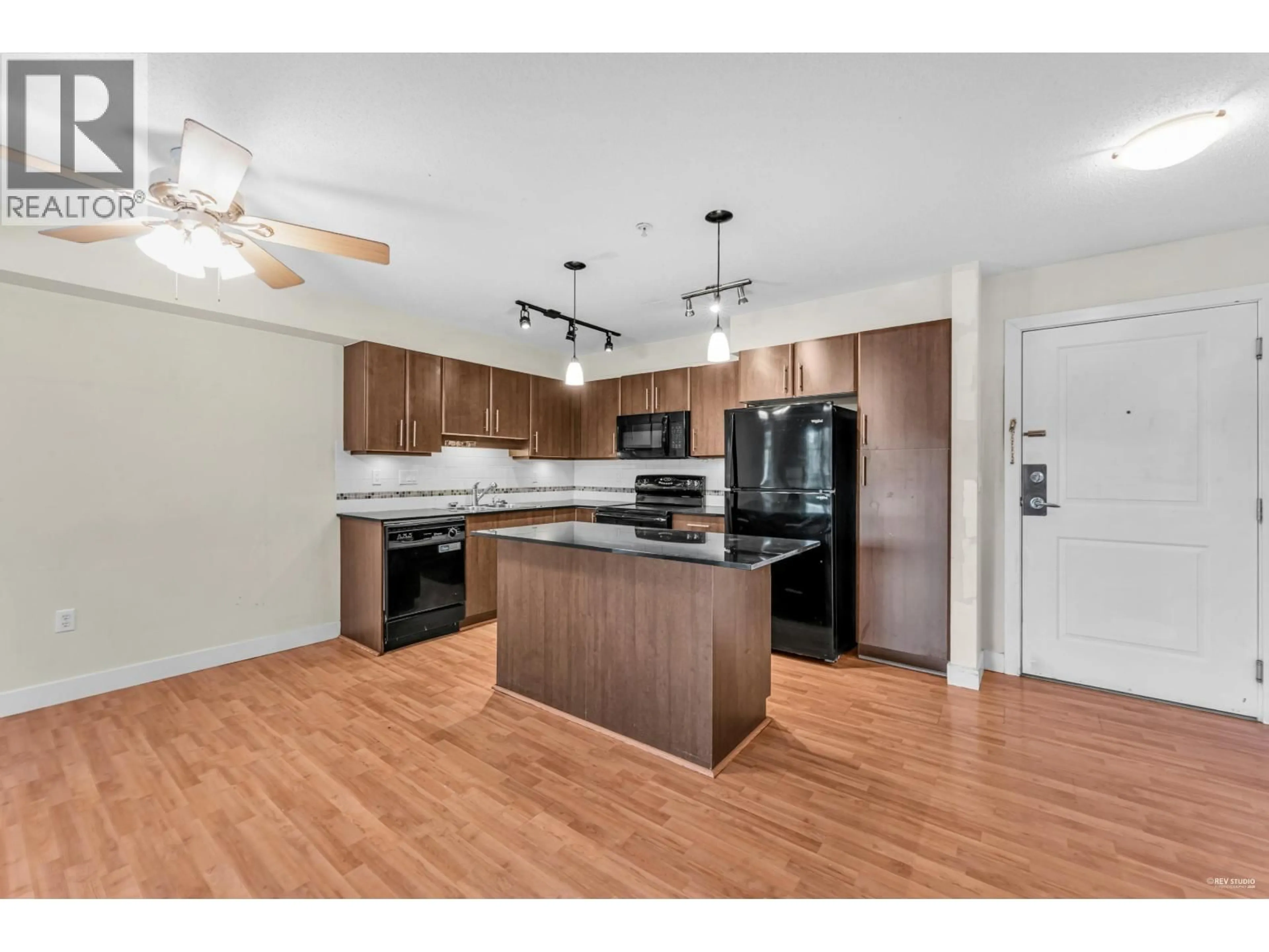 Open concept kitchen, wood/laminate floor for 214 - 12020 207A STREET, Maple Ridge British Columbia V2X8V2