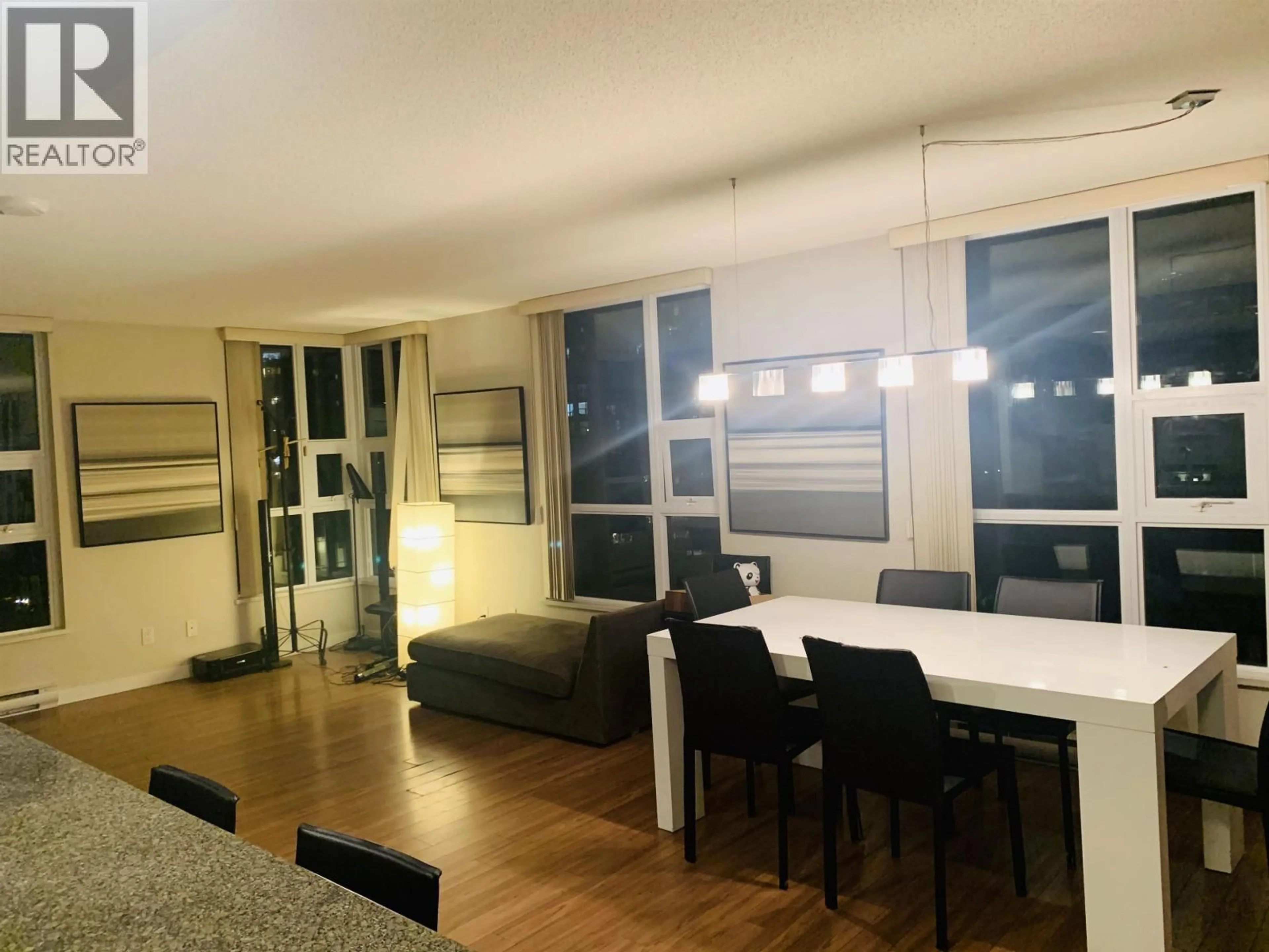 A pic of a room for 1406 - 2200 DOUGLAS ROAD, Burnaby British Columbia V5C0G8