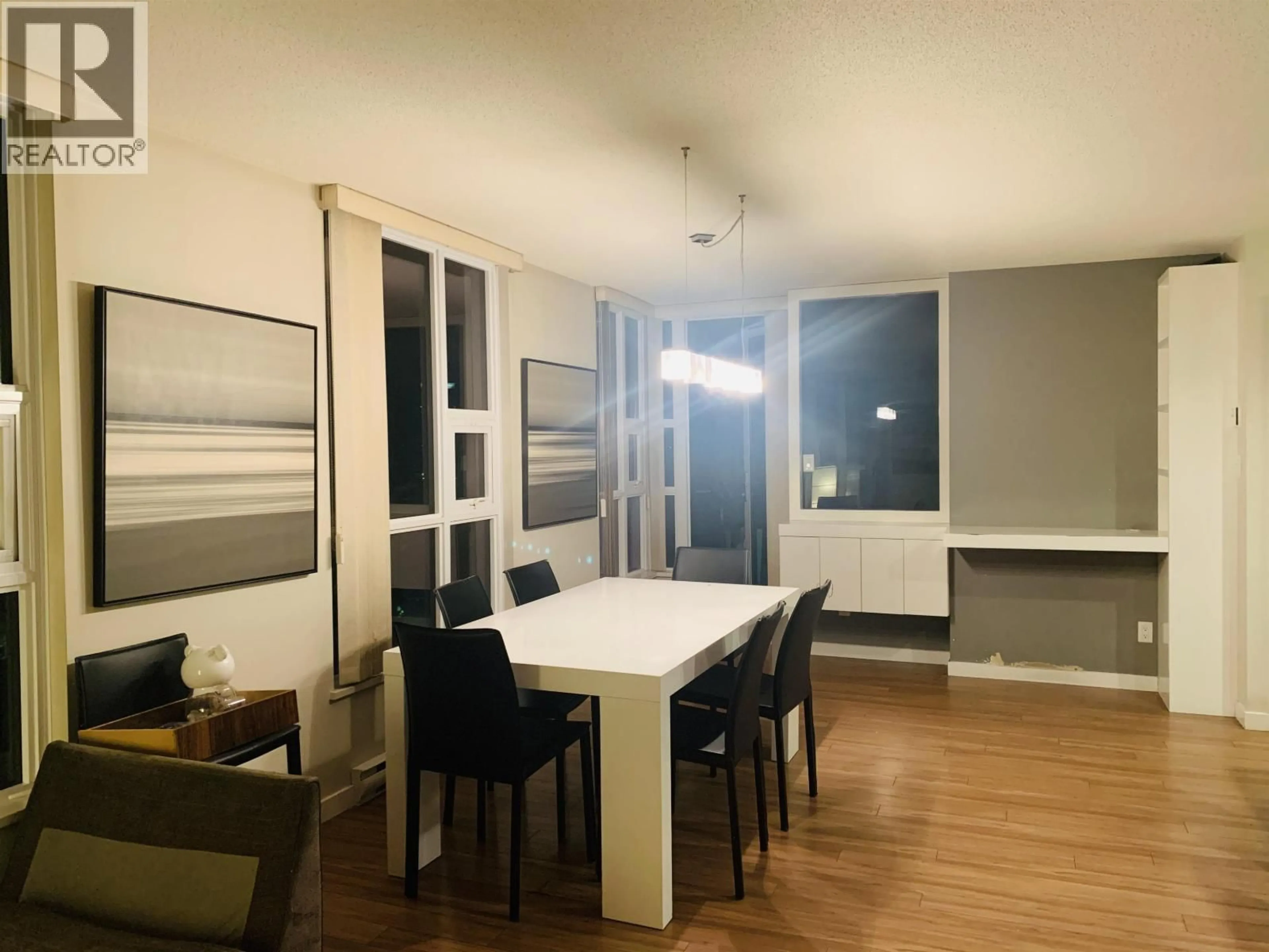 A pic of a room for 1406 - 2200 DOUGLAS ROAD, Burnaby British Columbia V5C0G8