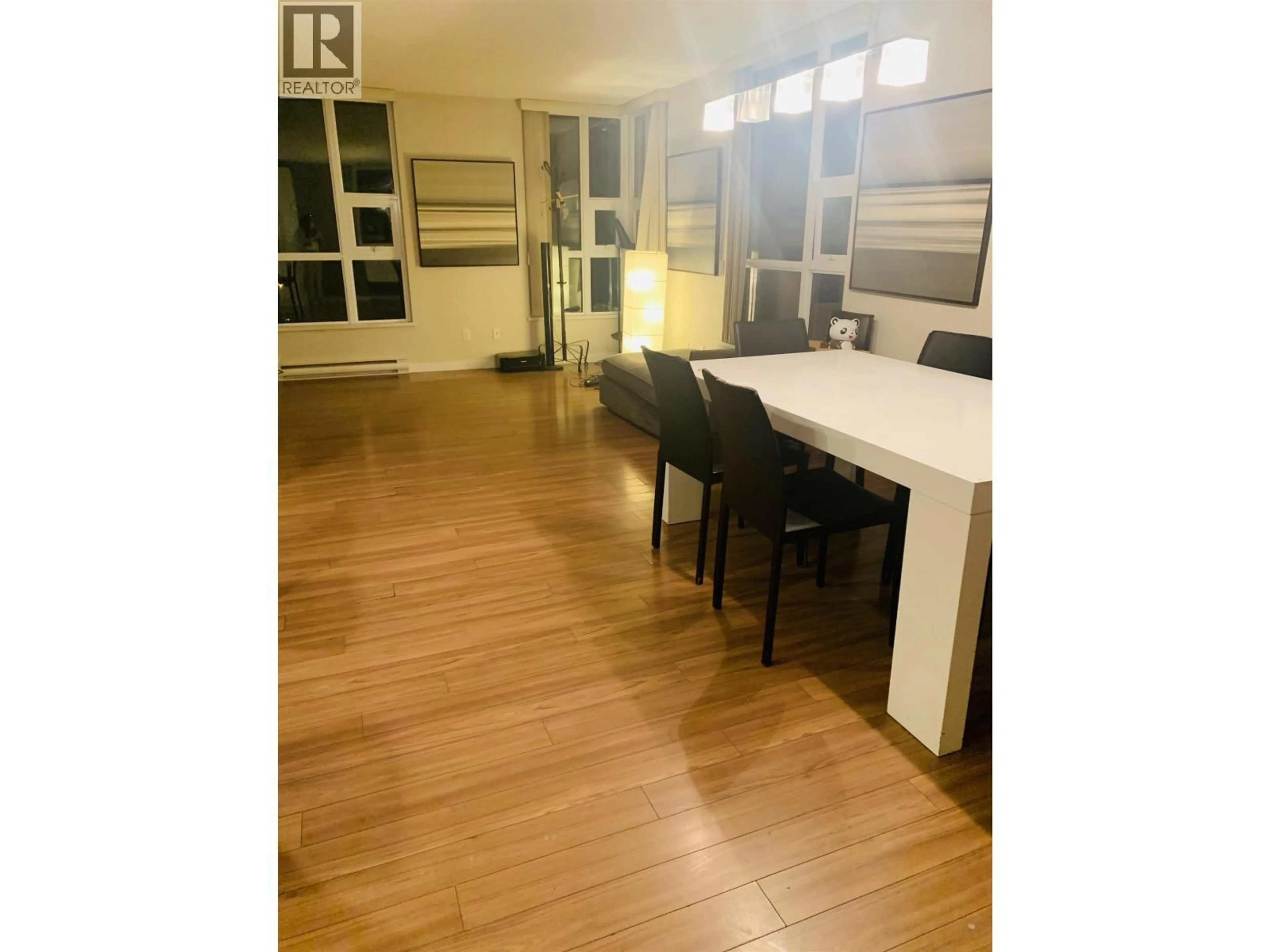 A pic of a room for 1406 - 2200 DOUGLAS ROAD, Burnaby British Columbia V5C0G8