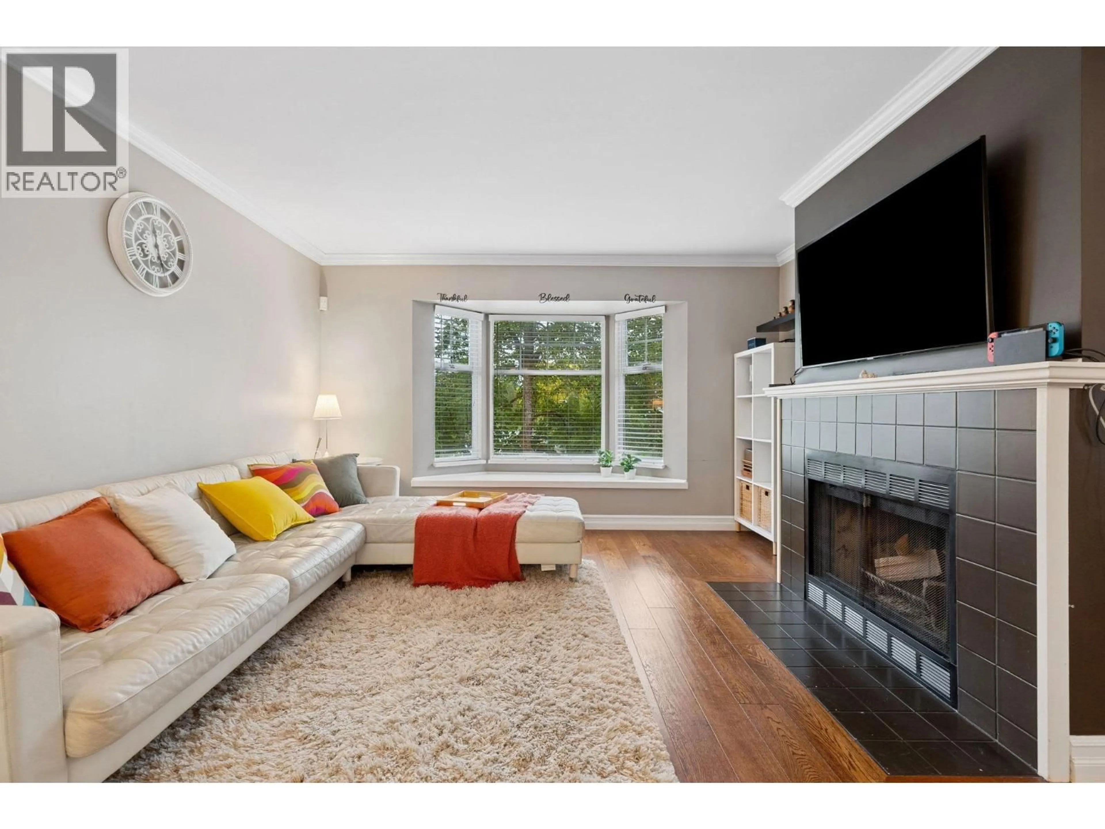 Living room with furniture, unknown for 39 - 1140 FALCON DRIVE, Coquitlam British Columbia V3E2J8