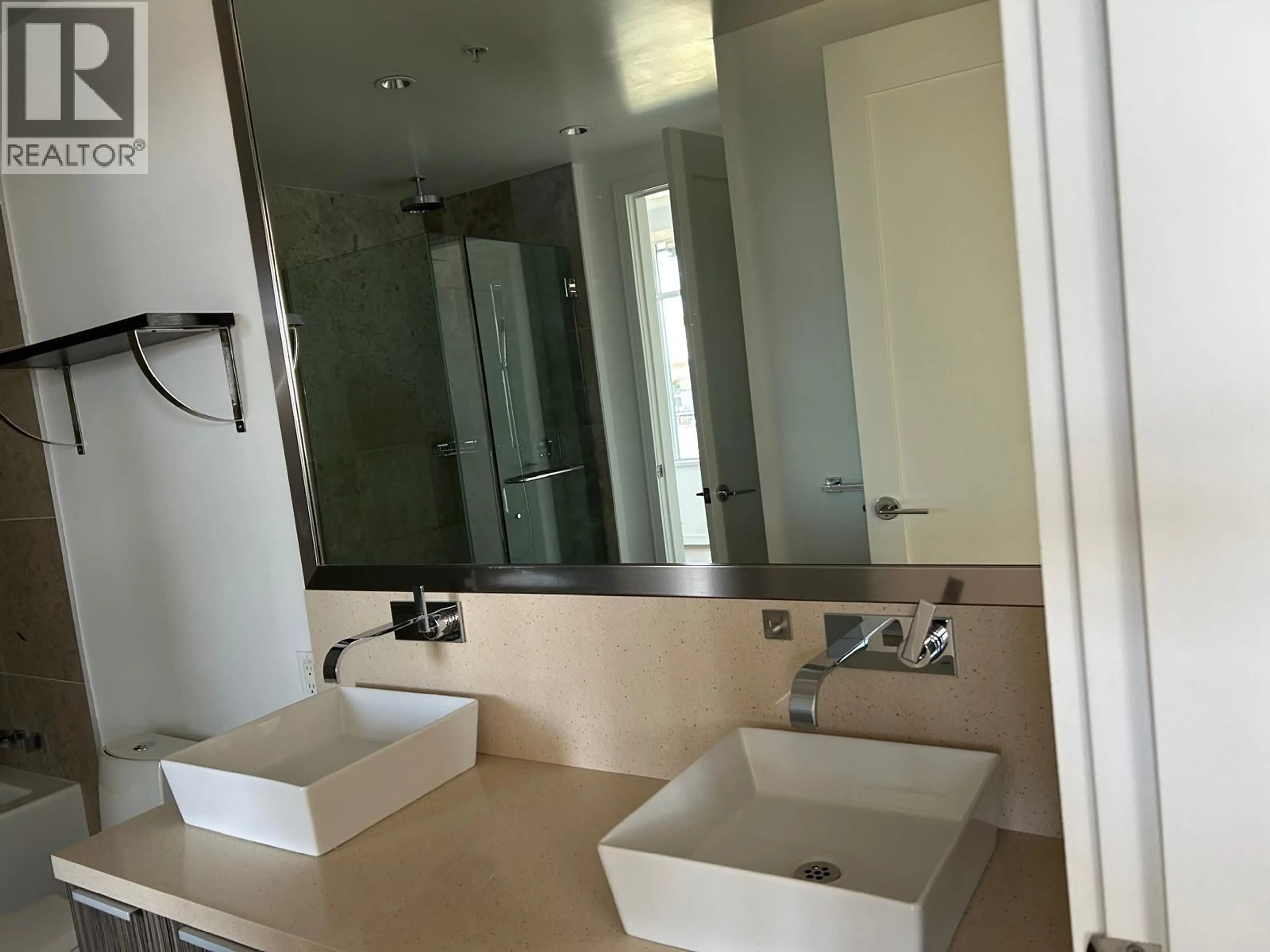 Standard bathroom, ceramic/tile floor for 1010 - 1661 ONTARIO STREET, Vancouver British Columbia V5Y0C3