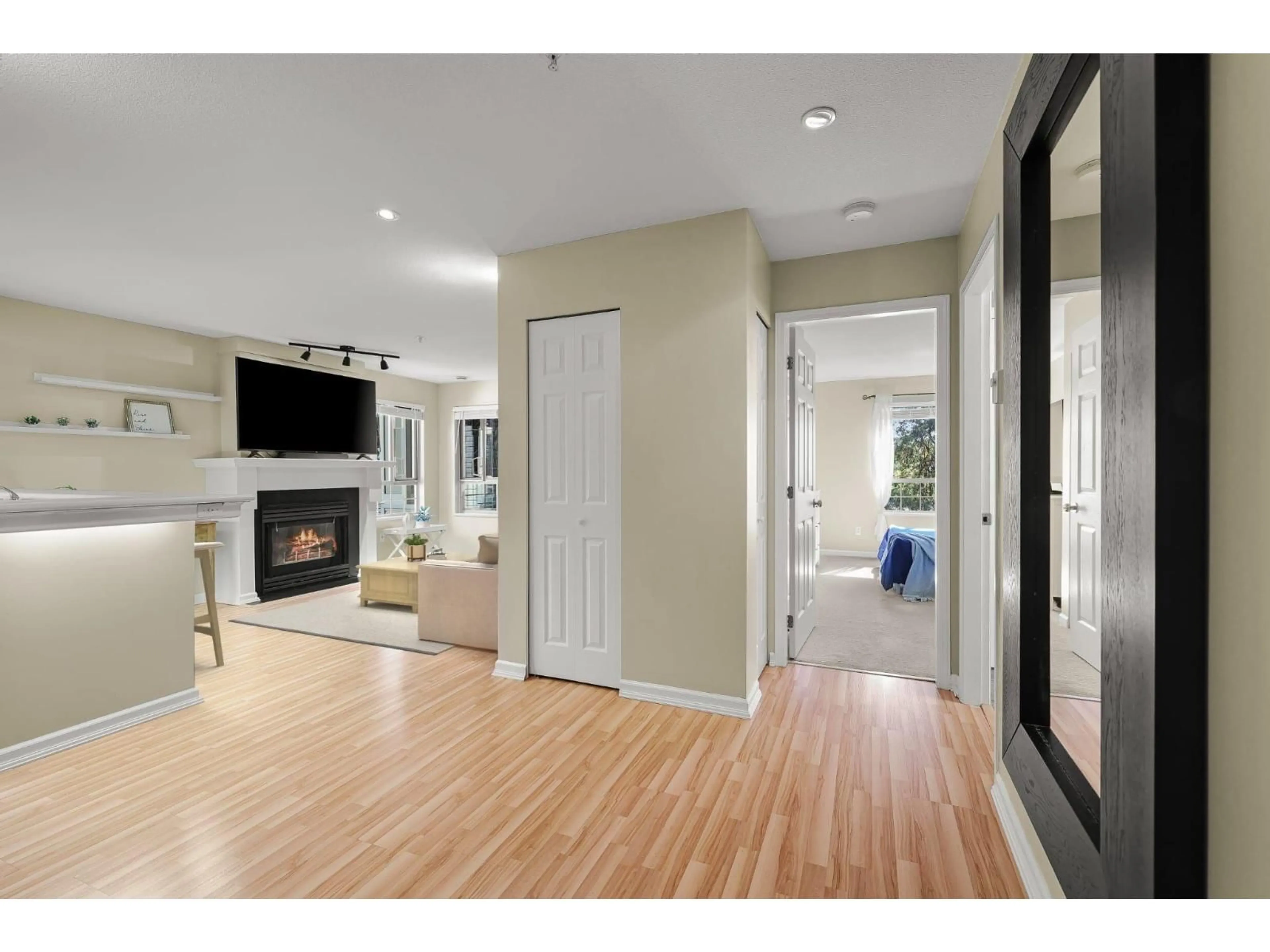 Indoor entryway for 210 - 22025 48, Langley British Columbia V3A8L2