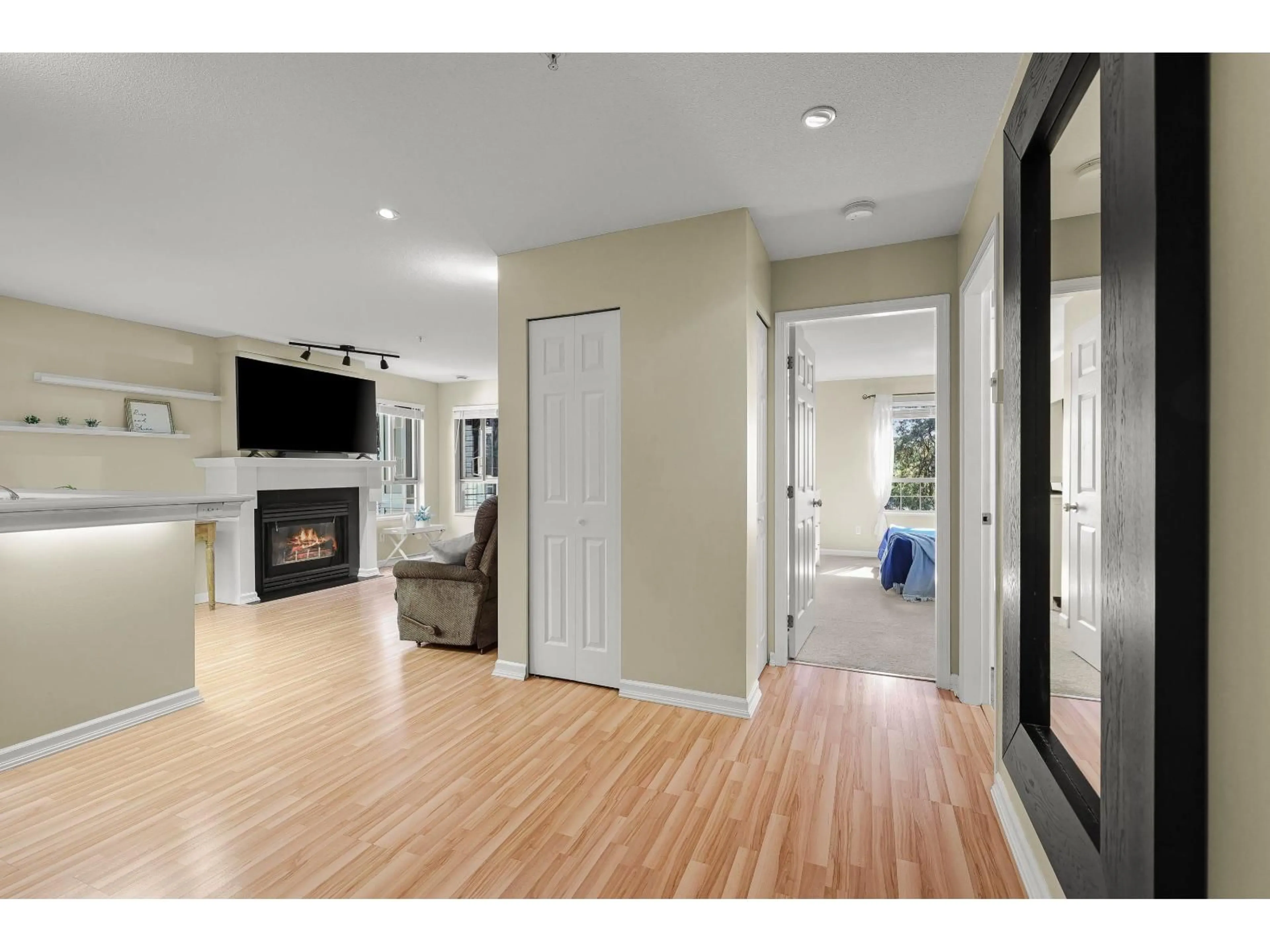 Indoor entryway for 210 - 22025 48, Langley British Columbia V3A8L2