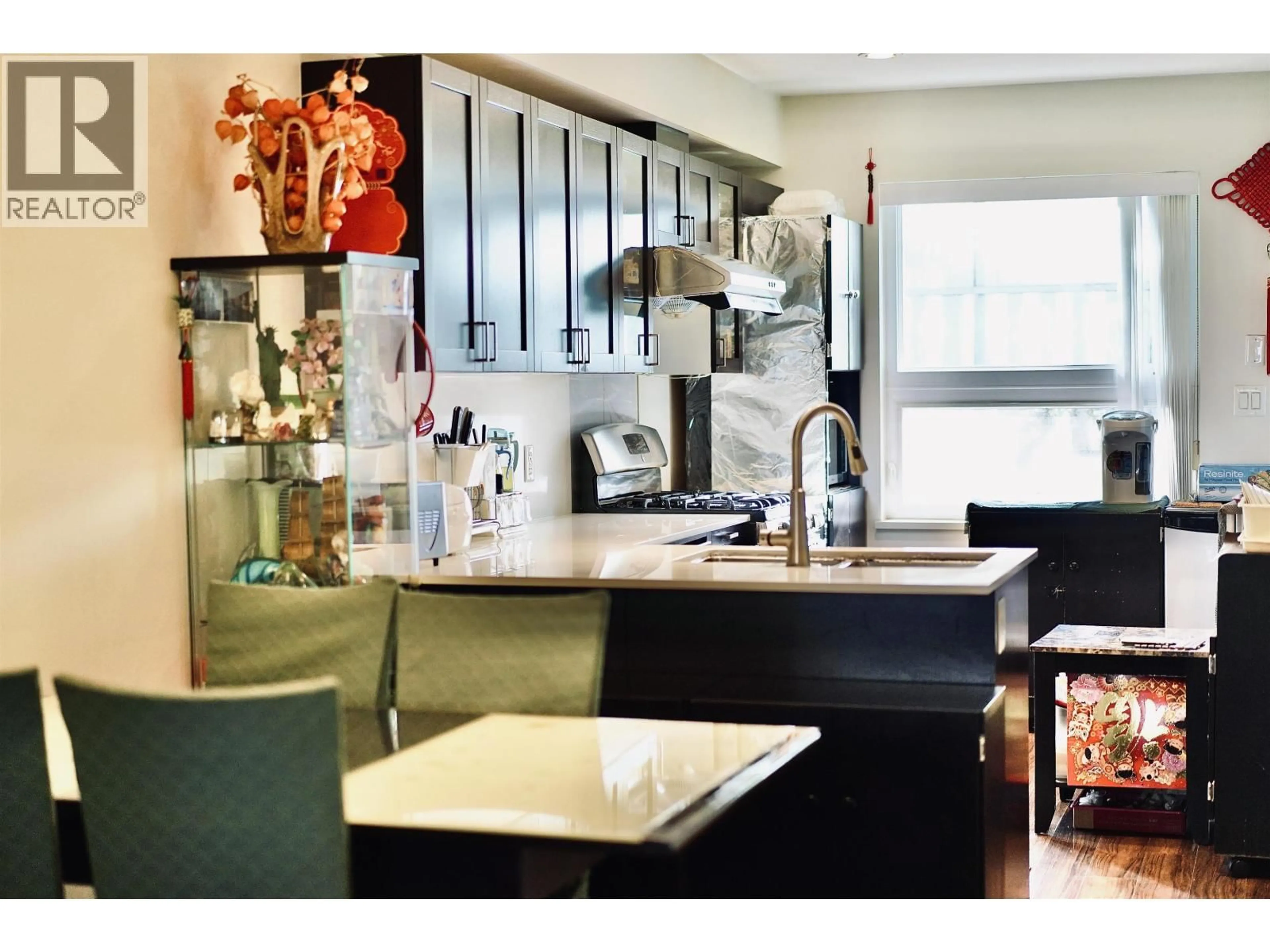 Contemporary kitchen, unknown for 4886 ELDORADO MEWS, Vancouver British Columbia V5R0B1