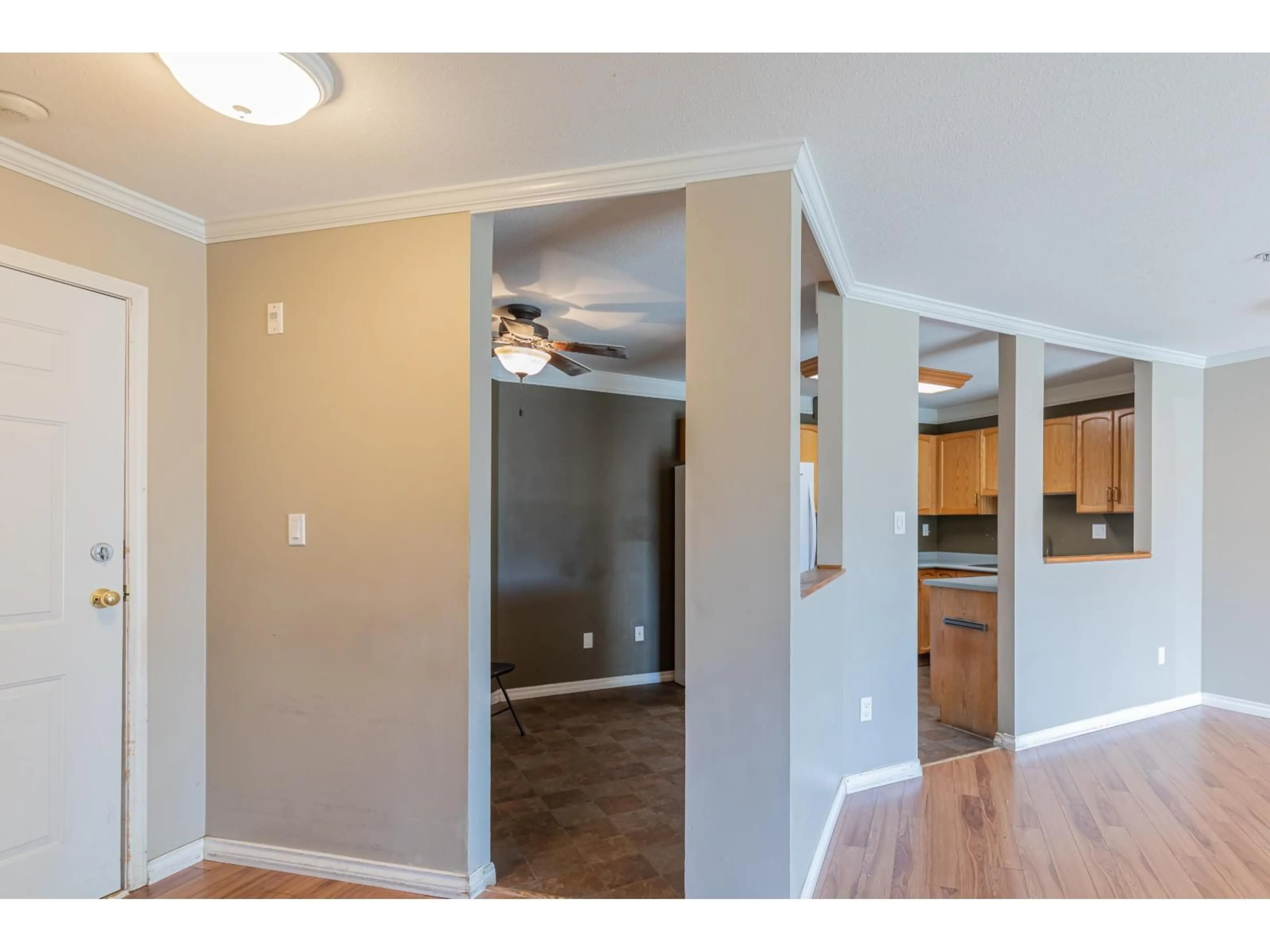A pic of a room for 402 - 2964 TRETHEWEY, Abbotsford British Columbia V2T6P4