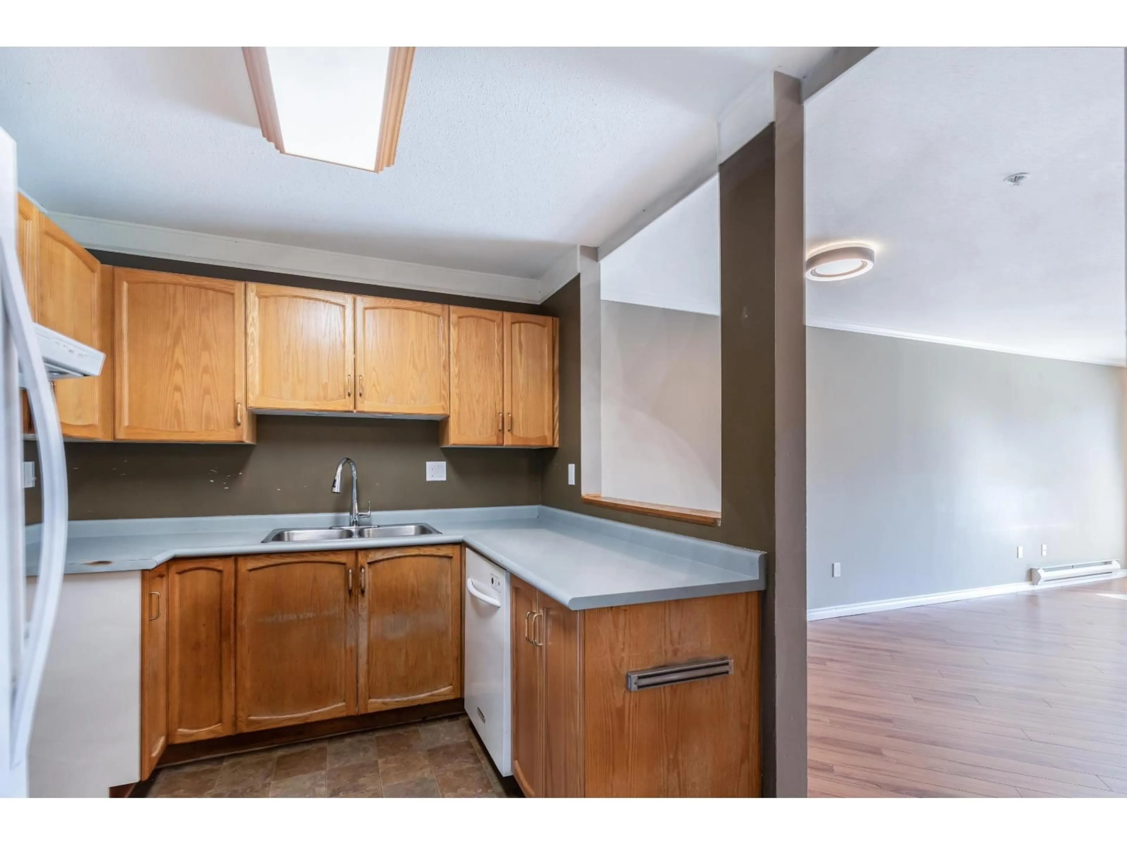 Open concept kitchen, unknown for 402 - 2964 TRETHEWEY, Abbotsford British Columbia V2T6P4