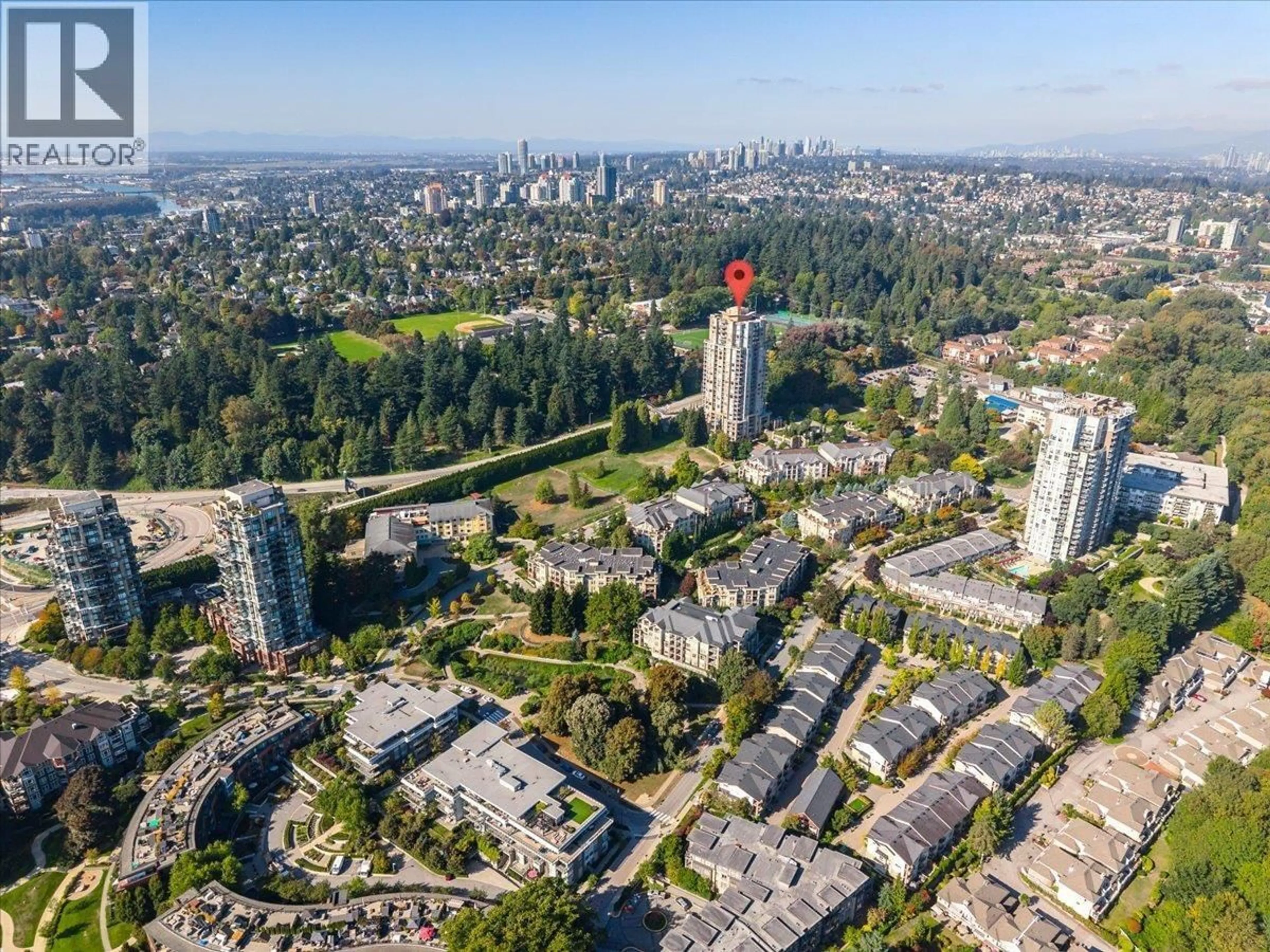 A pic from outside/outdoor area/front of a property/back of a property/a pic from drone, city buildings view from balcony for 402 - 280 ROSS DRIVE, New Westminster British Columbia V3L0C2
