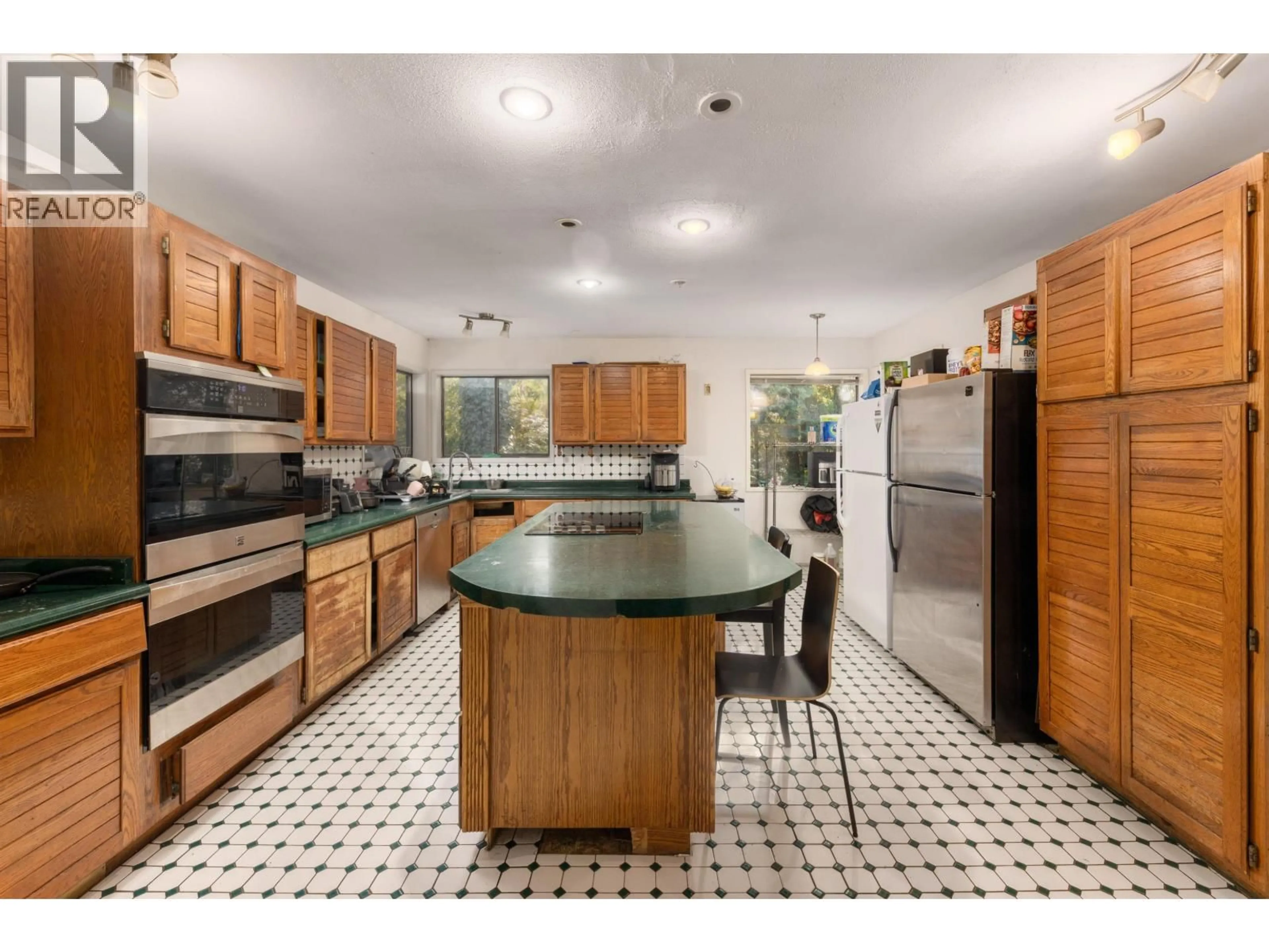 Unknown for 5280 SPERLING AVENUE, Burnaby British Columbia V5E2T5