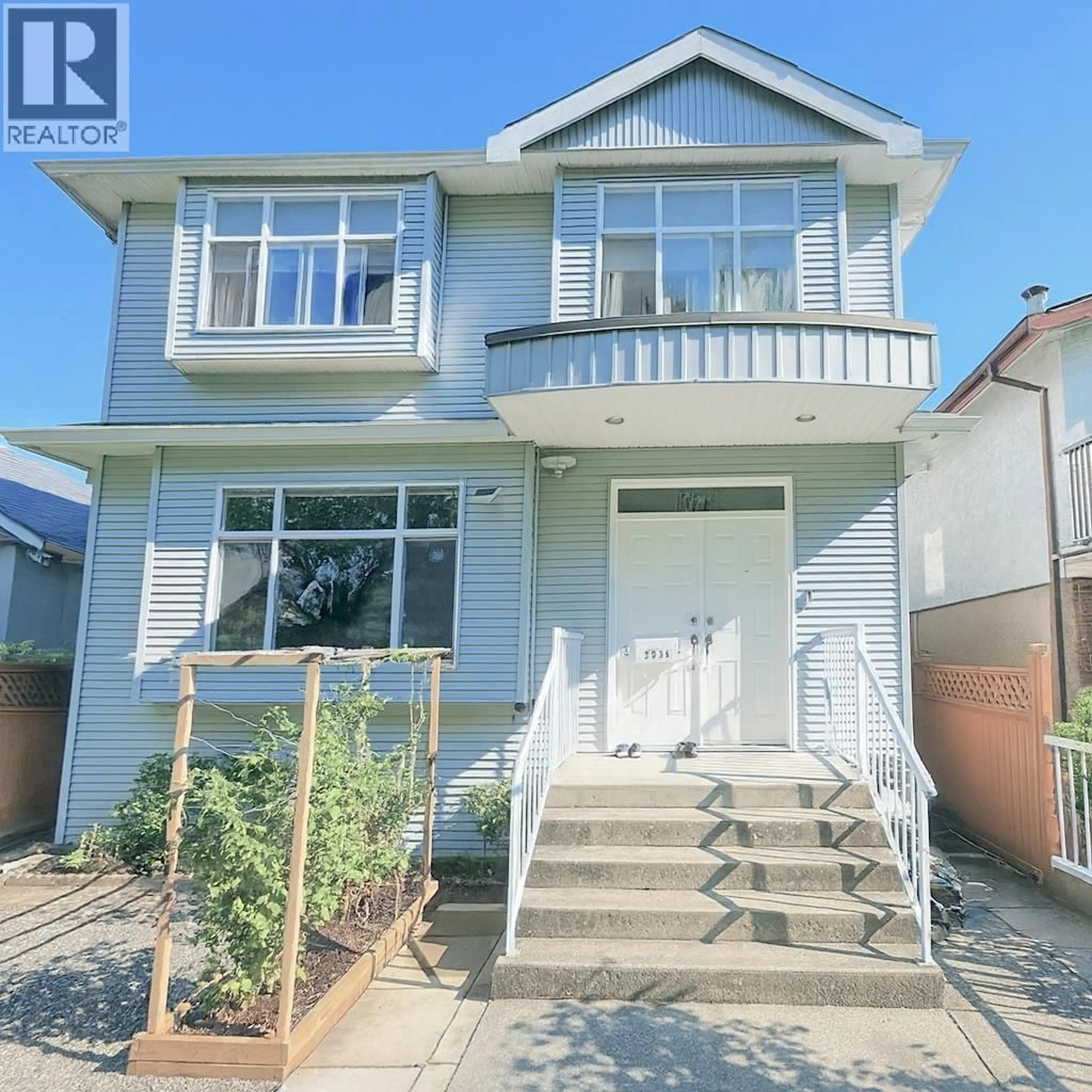 Home with vinyl exterior material, street for 3039 18TH AVENUE, Vancouver British Columbia V5M2R4