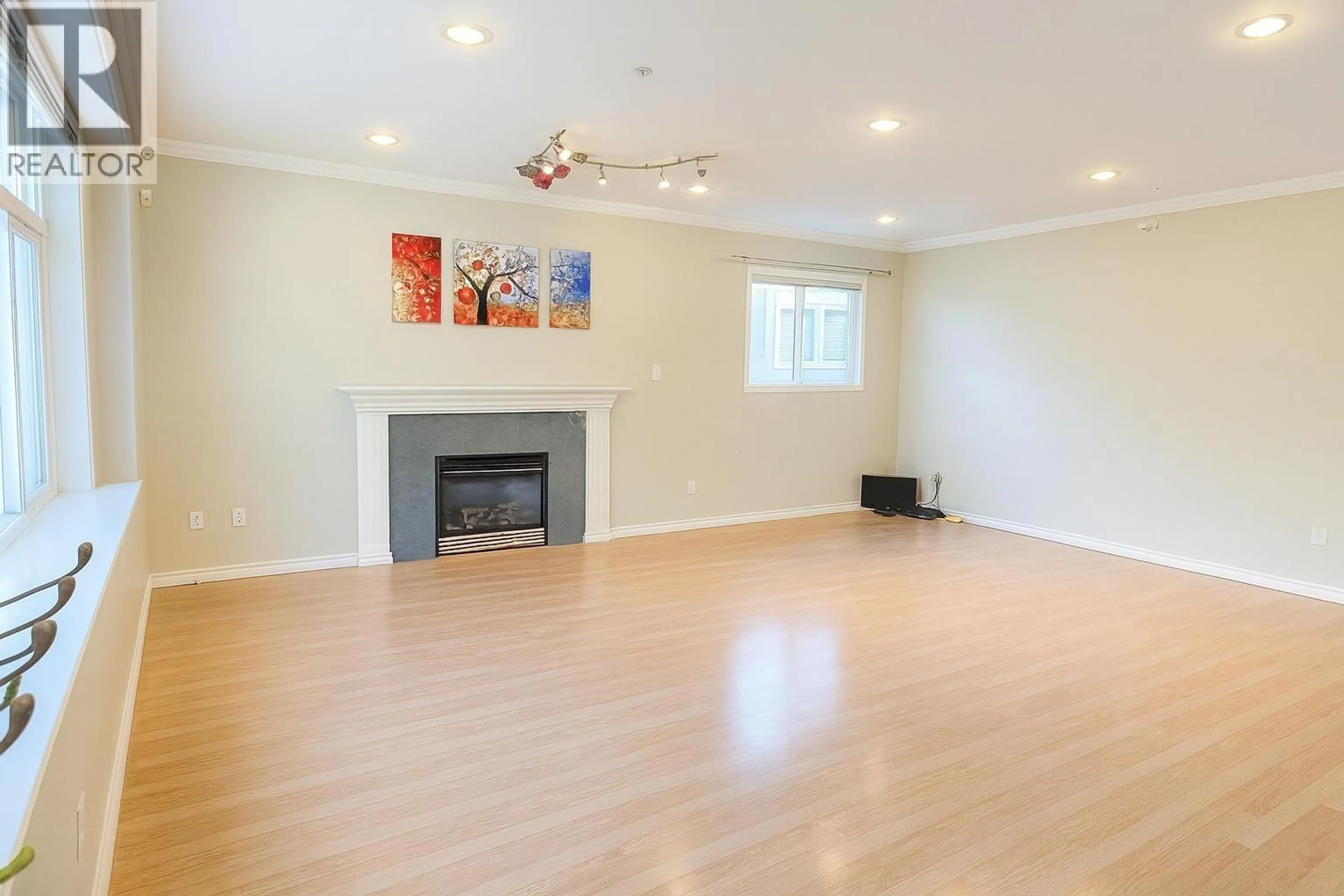 A pic of a room for 3039 18TH AVENUE, Vancouver British Columbia V5M2R4
