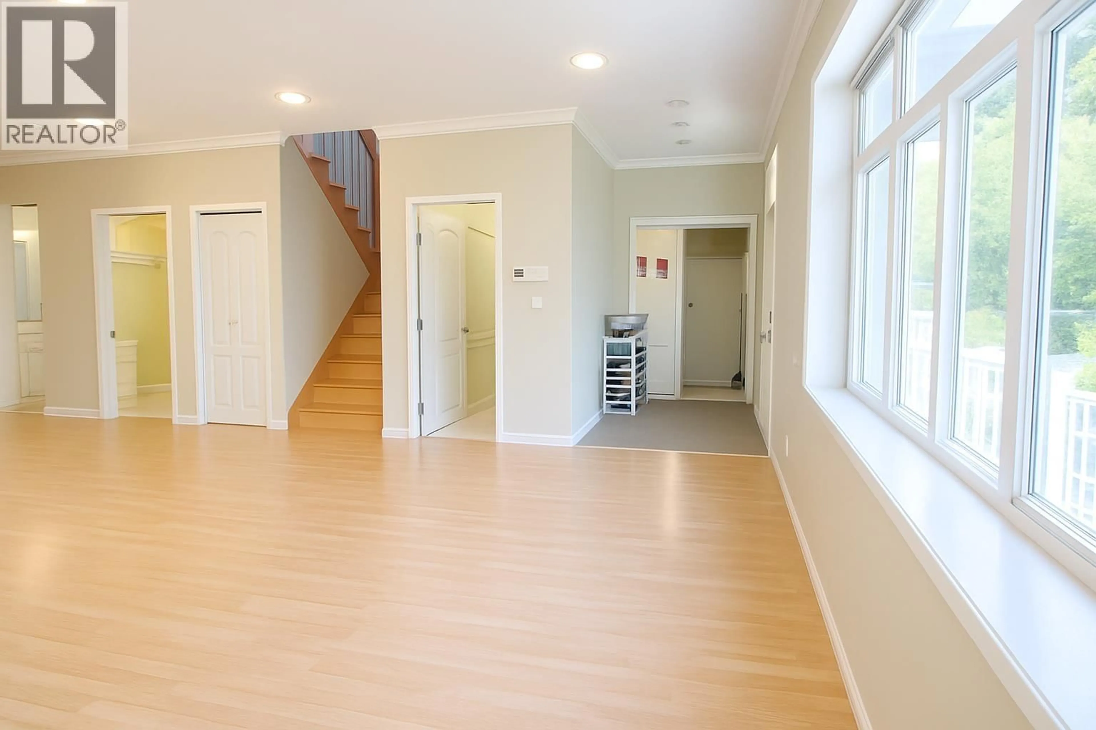 Unknown for 3039 18TH AVENUE, Vancouver British Columbia V5M2R4