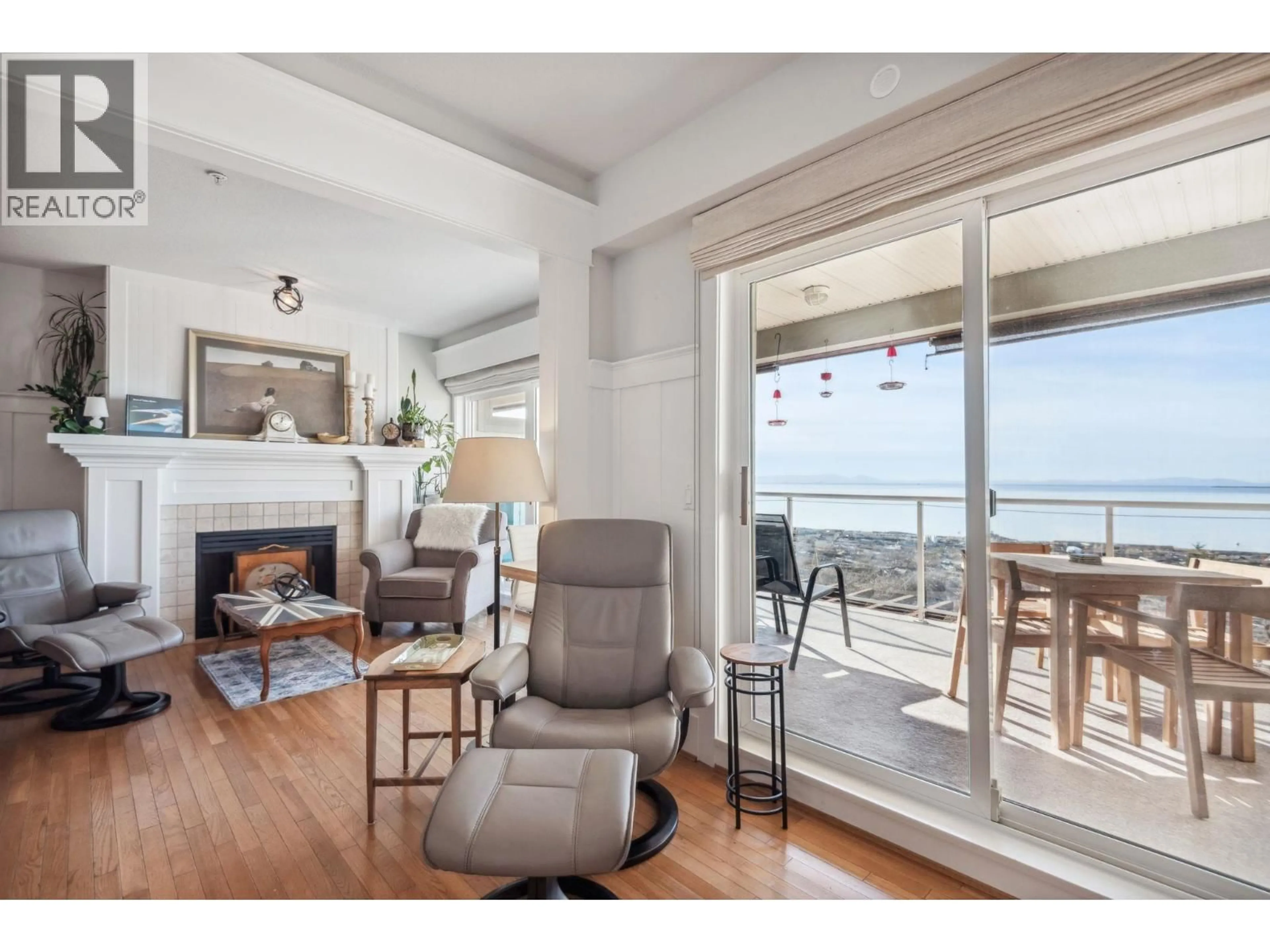 Living room with furniture, unknown for 210 - 1120 TSATSU SHORES DRIVE, Tsawwassen British Columbia V4M4G3