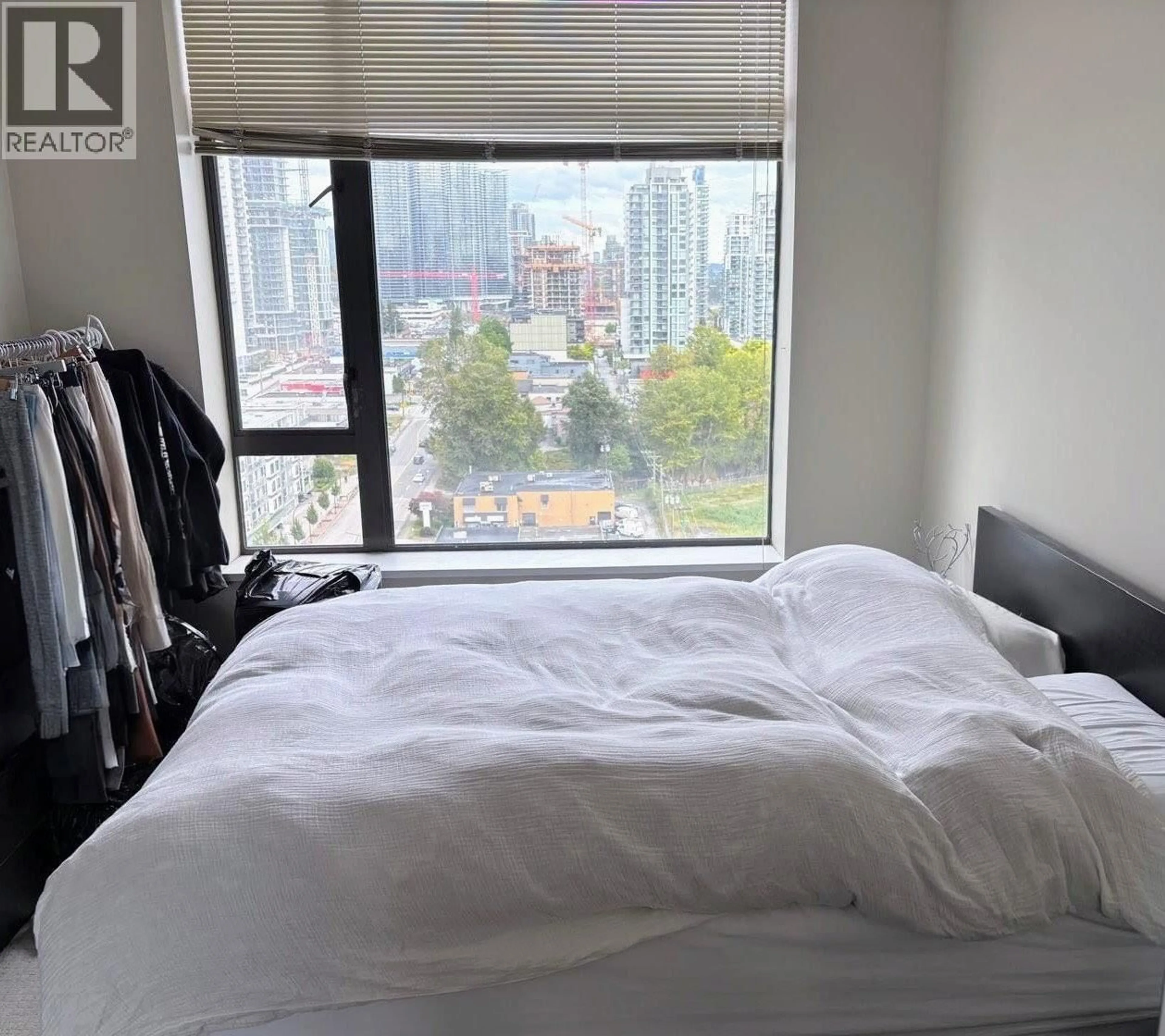 Bedroom with bed, unknown for 1703 - 4250 DAWSON STREET, Burnaby British Columbia V5C4B1