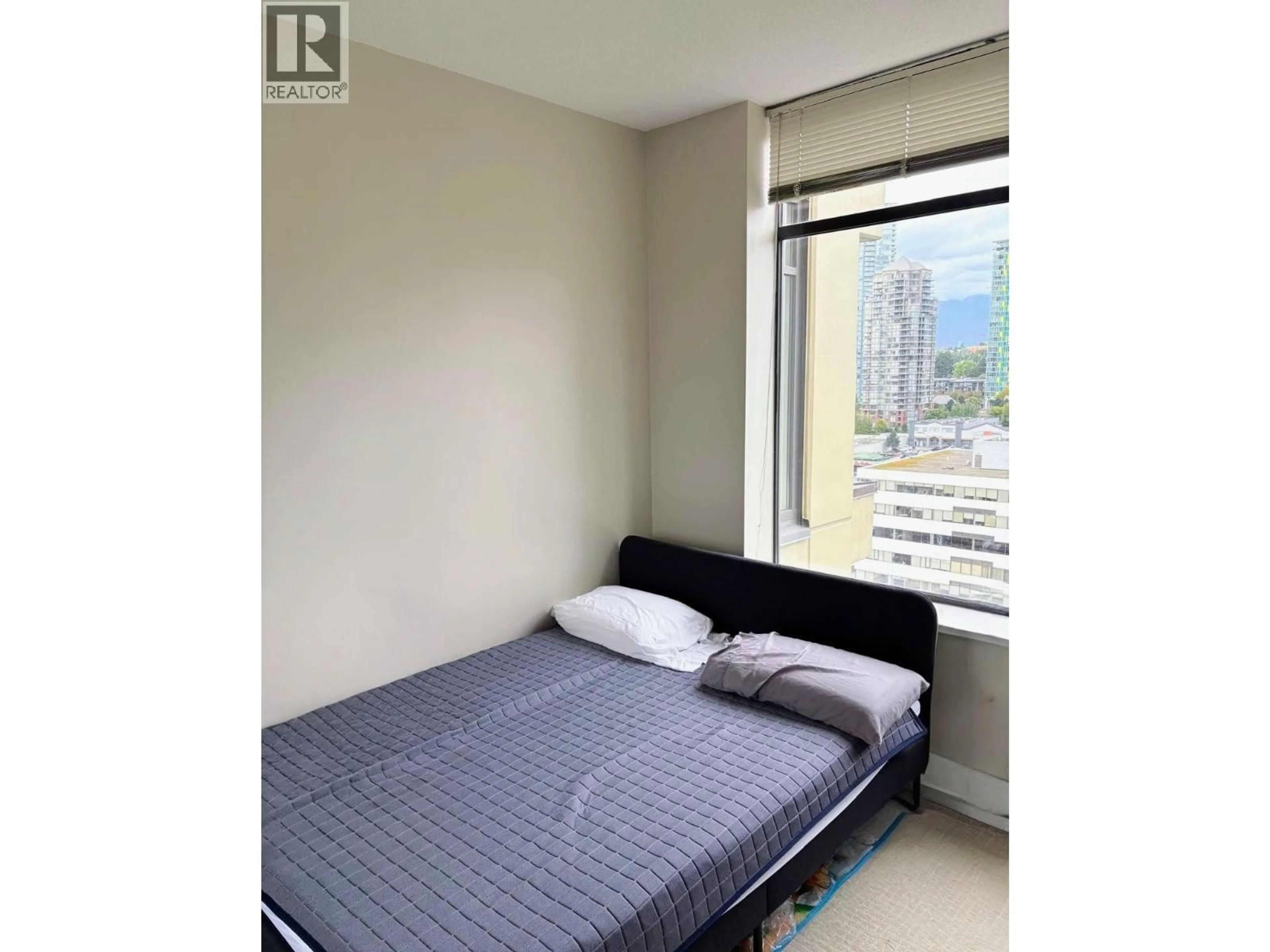 Bedroom with bed, unknown for 1703 - 4250 DAWSON STREET, Burnaby British Columbia V5C4B1