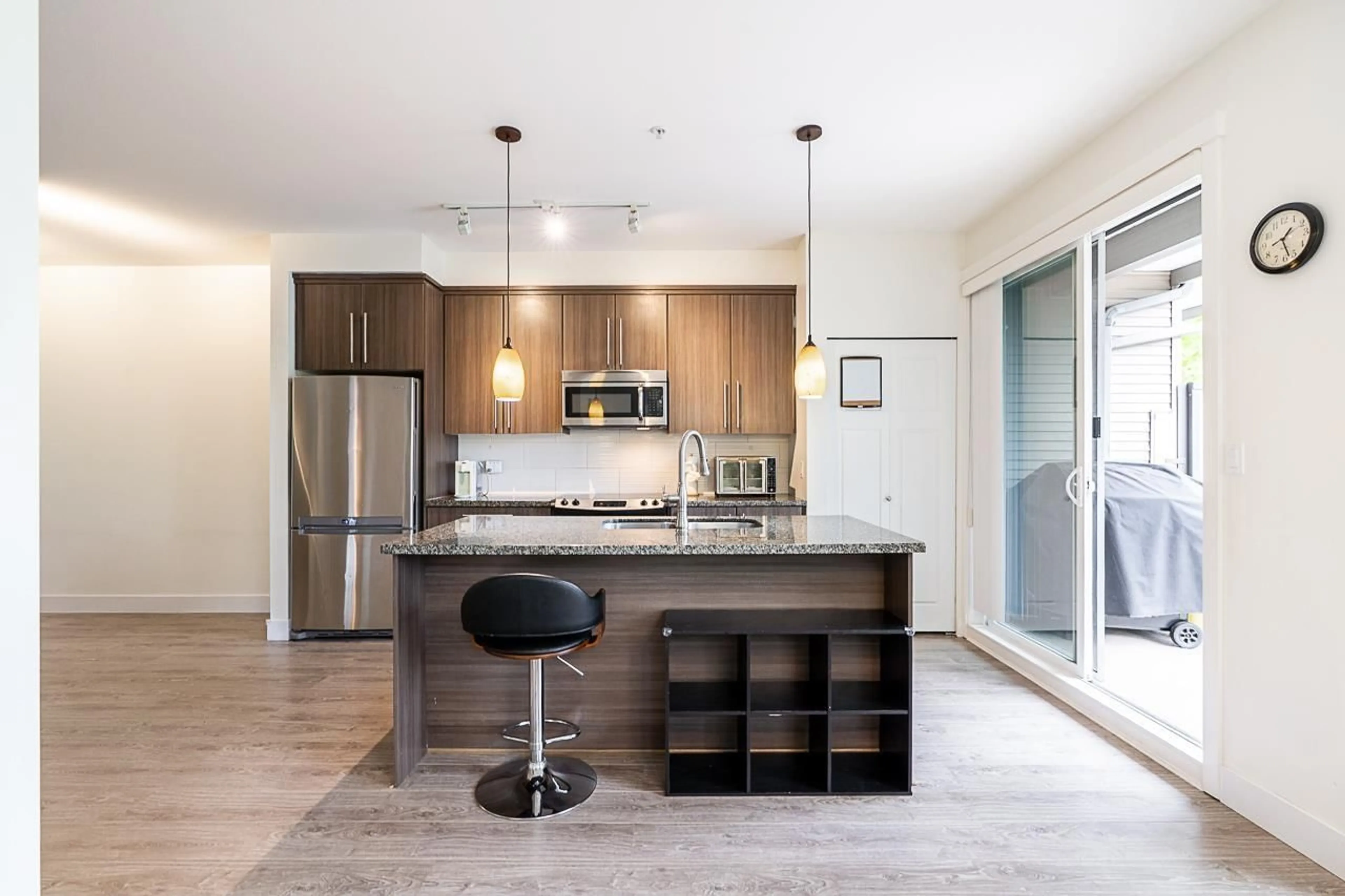 Open concept kitchen, unknown for 6 - 8250 209B, Langley British Columbia V2Y0J7