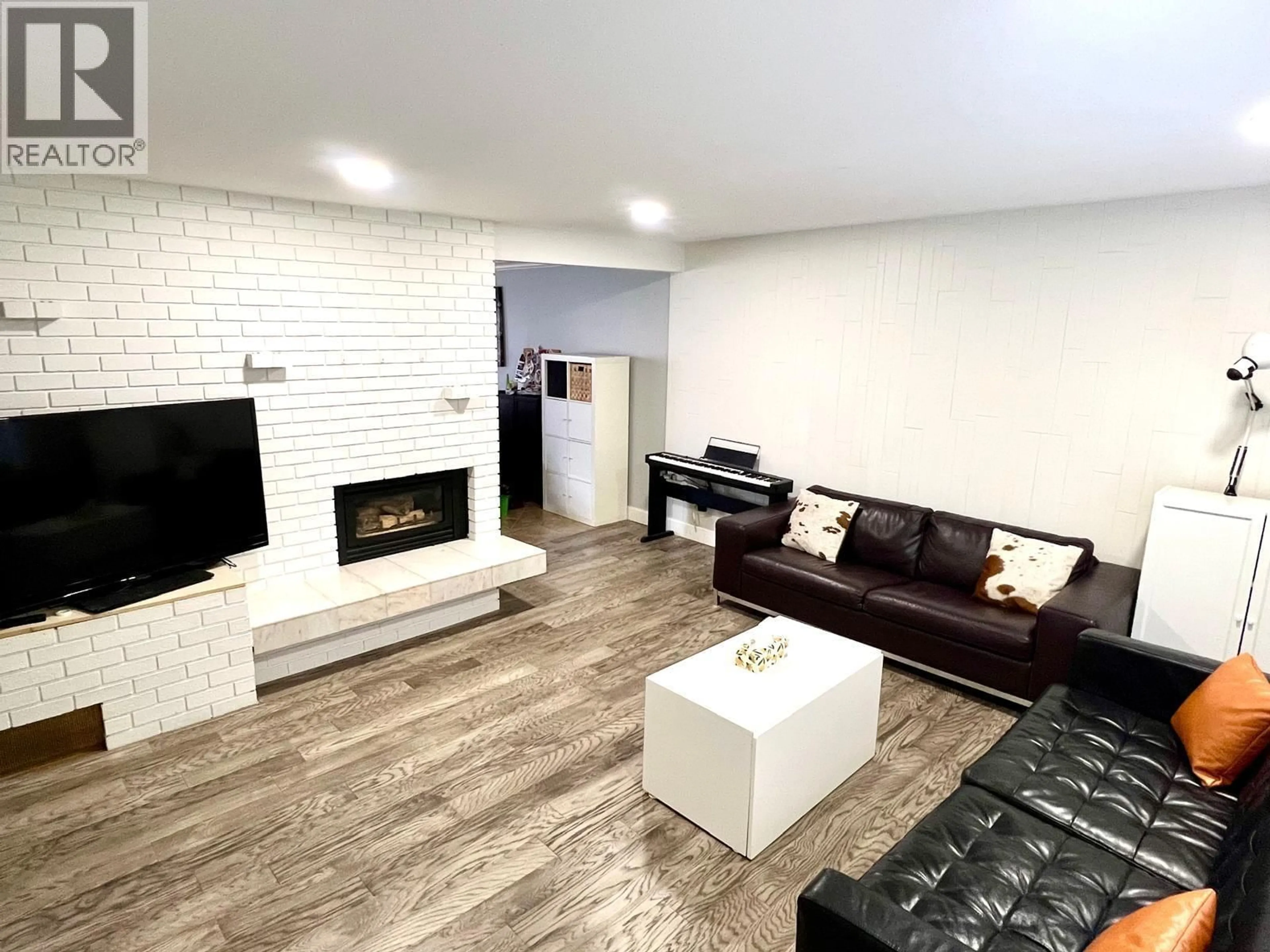 Living room with furniture, unknown for 7688 BURGESS STREET, Burnaby British Columbia V3N3J2