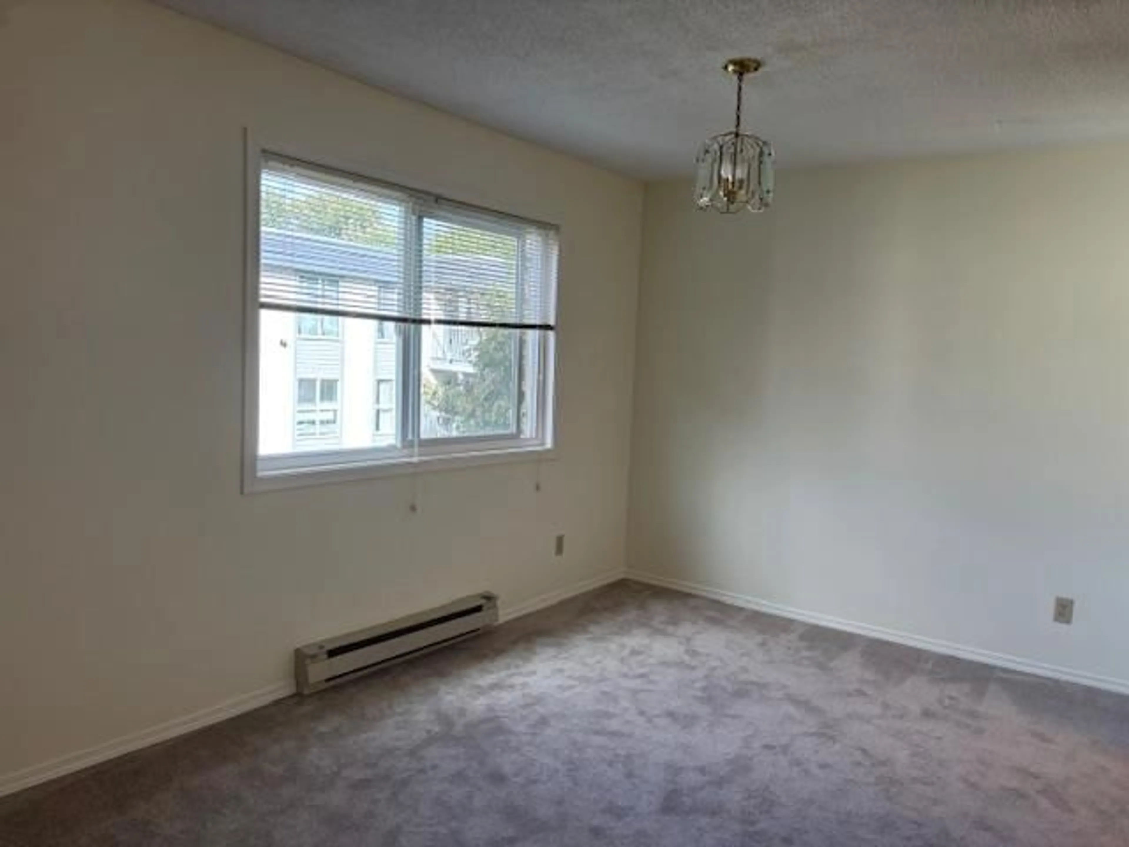 A pic of a room for 205 - 32910 AMICUS, Abbotsford British Columbia V2S6G9