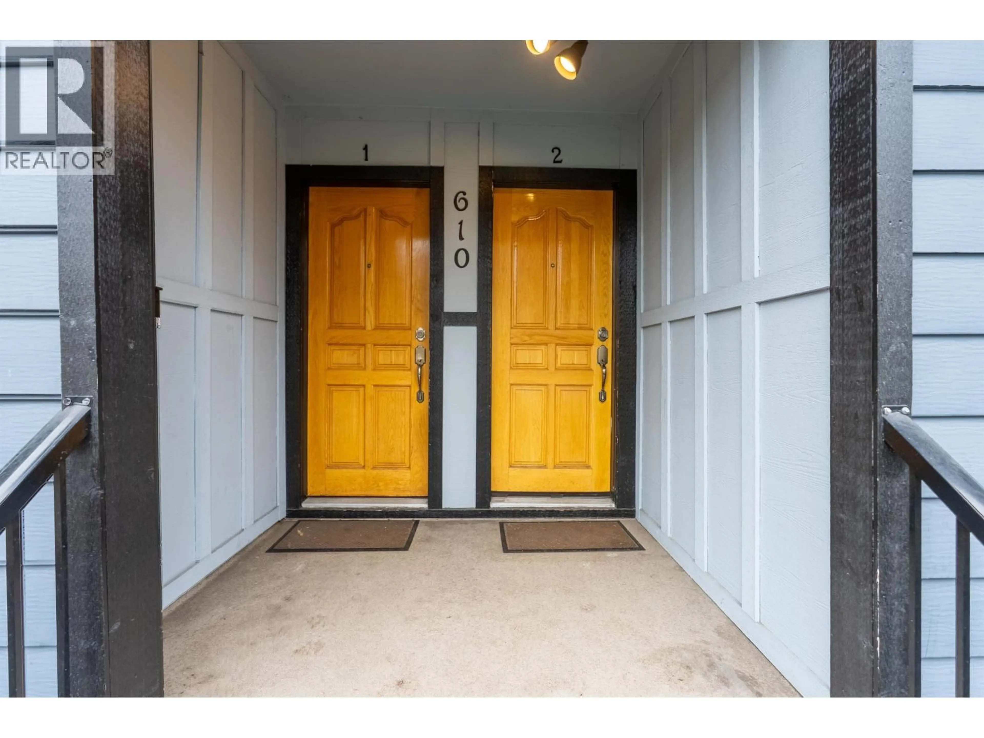 Indoor entryway for 610 SALSBURY DRIVE, Vancouver British Columbia V5L3Z9