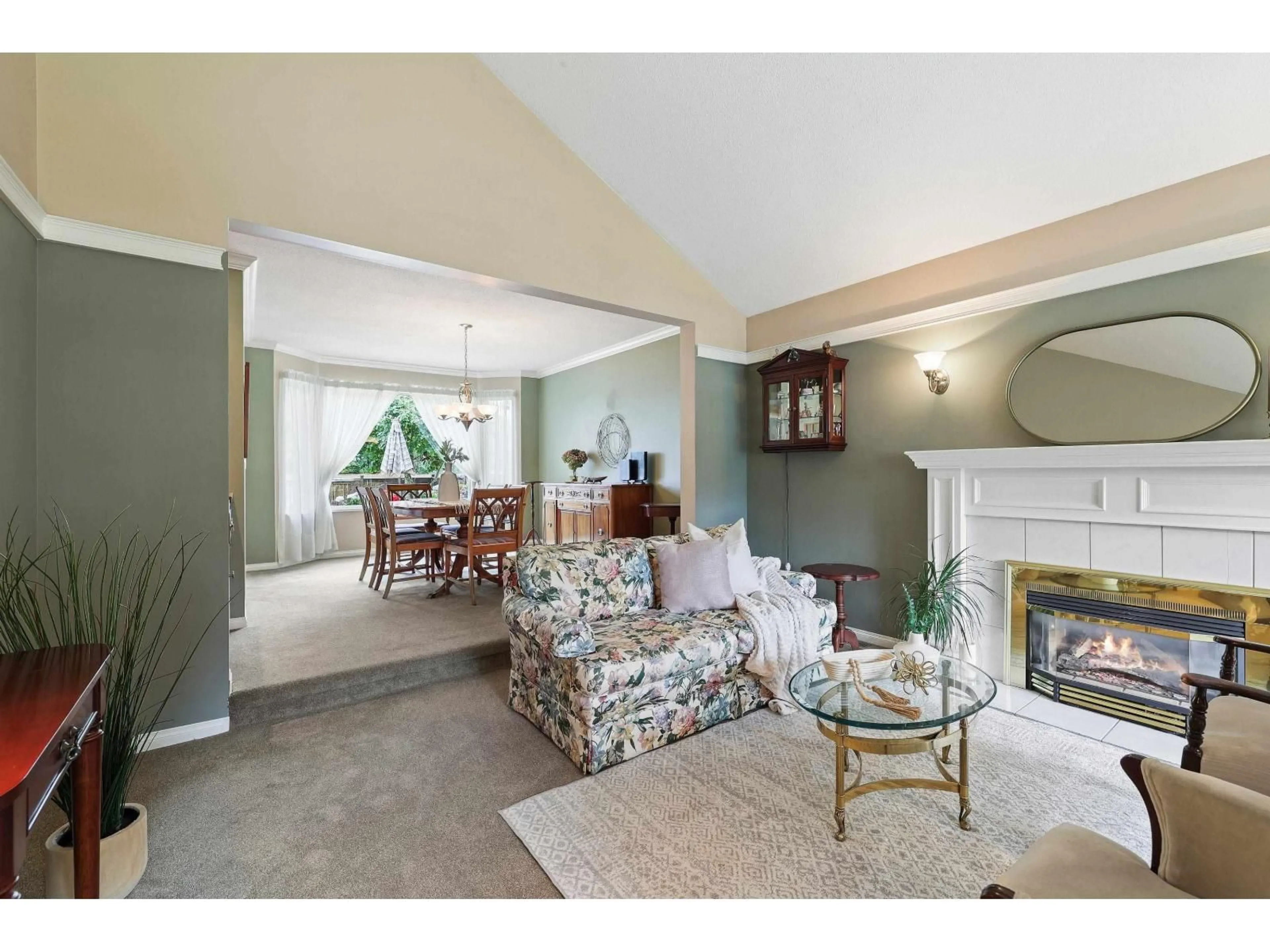 Living room with furniture, unknown for 9310 153, Surrey British Columbia V3R0E6