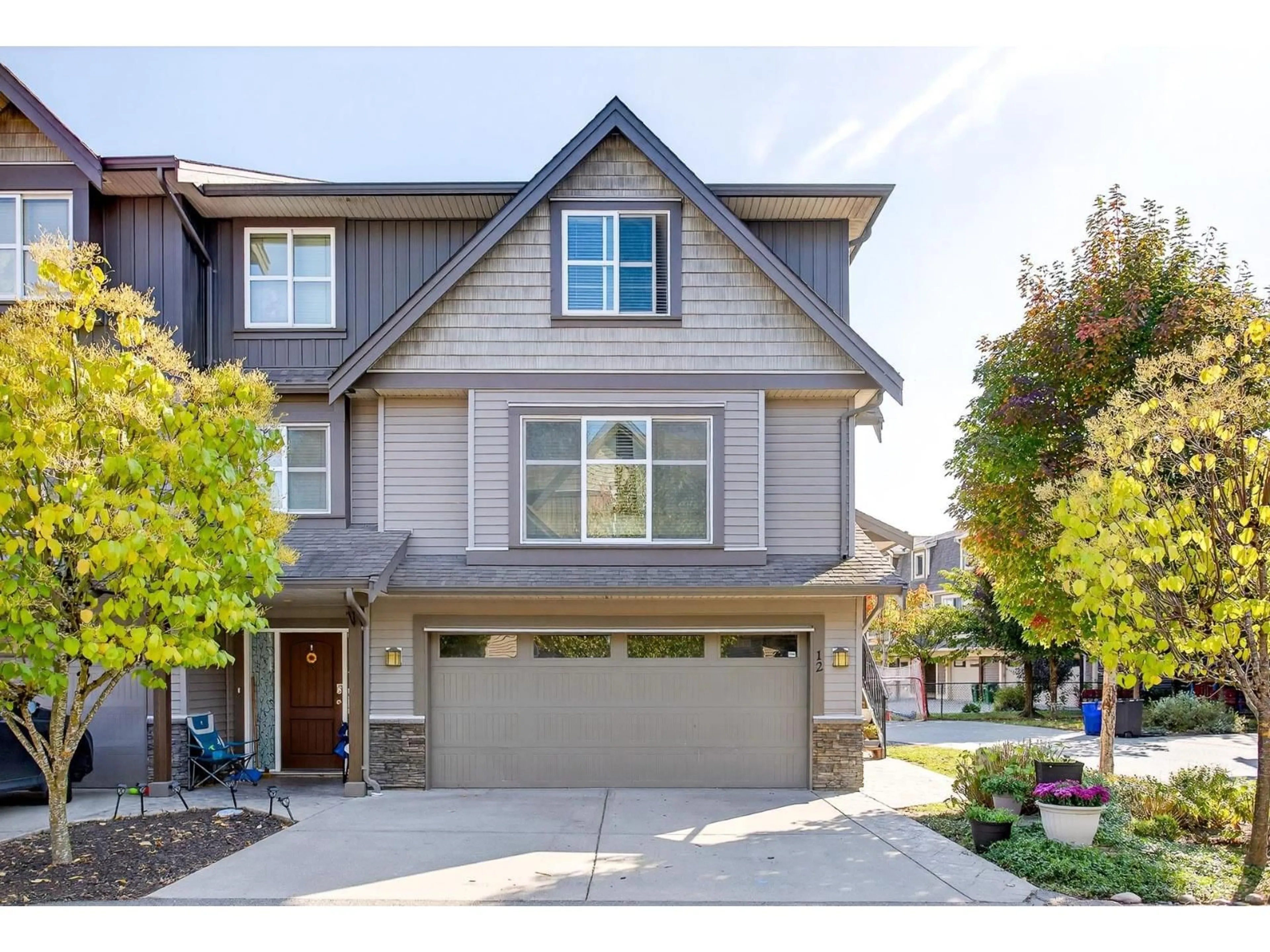 Home with vinyl exterior material, street for 12 - 45085 WOLFE ROAD, Chilliwack British Columbia V2P0C5