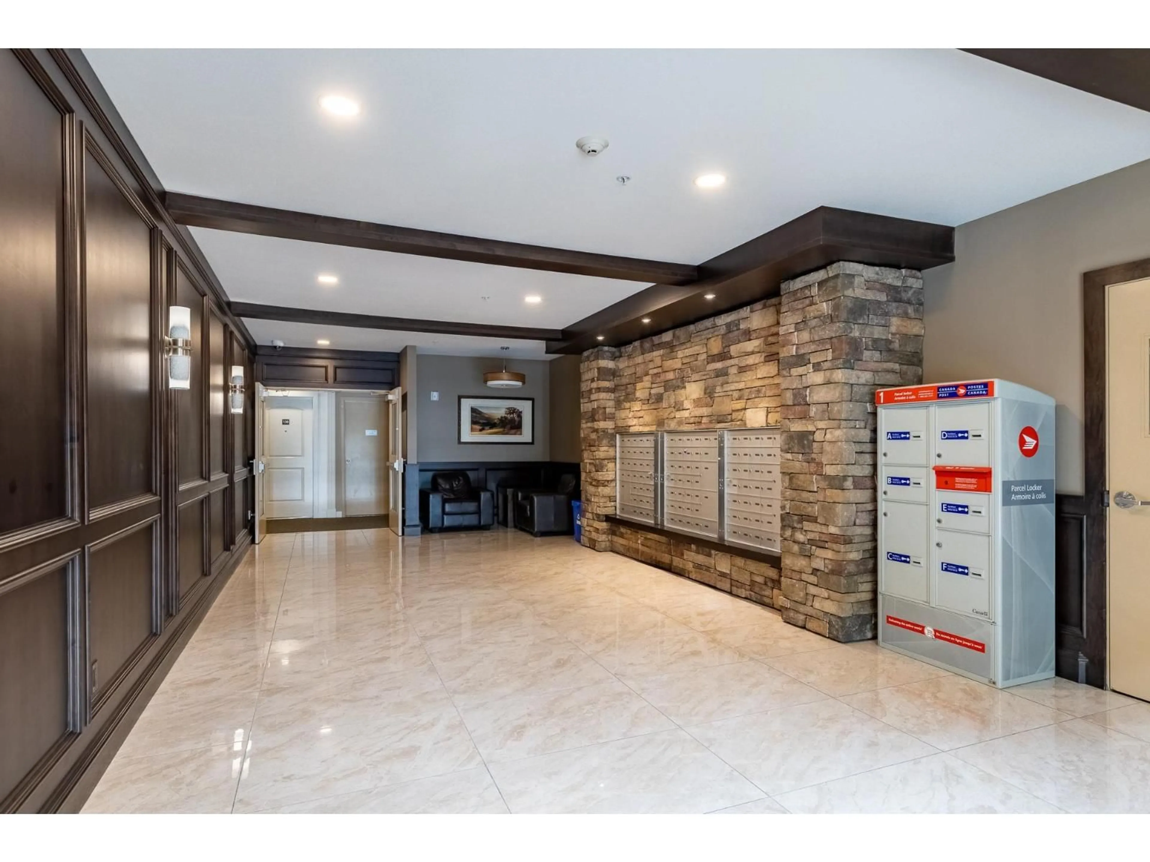 Indoor foyer for 224 - 8157 207, Langley British Columbia V2Y0V3