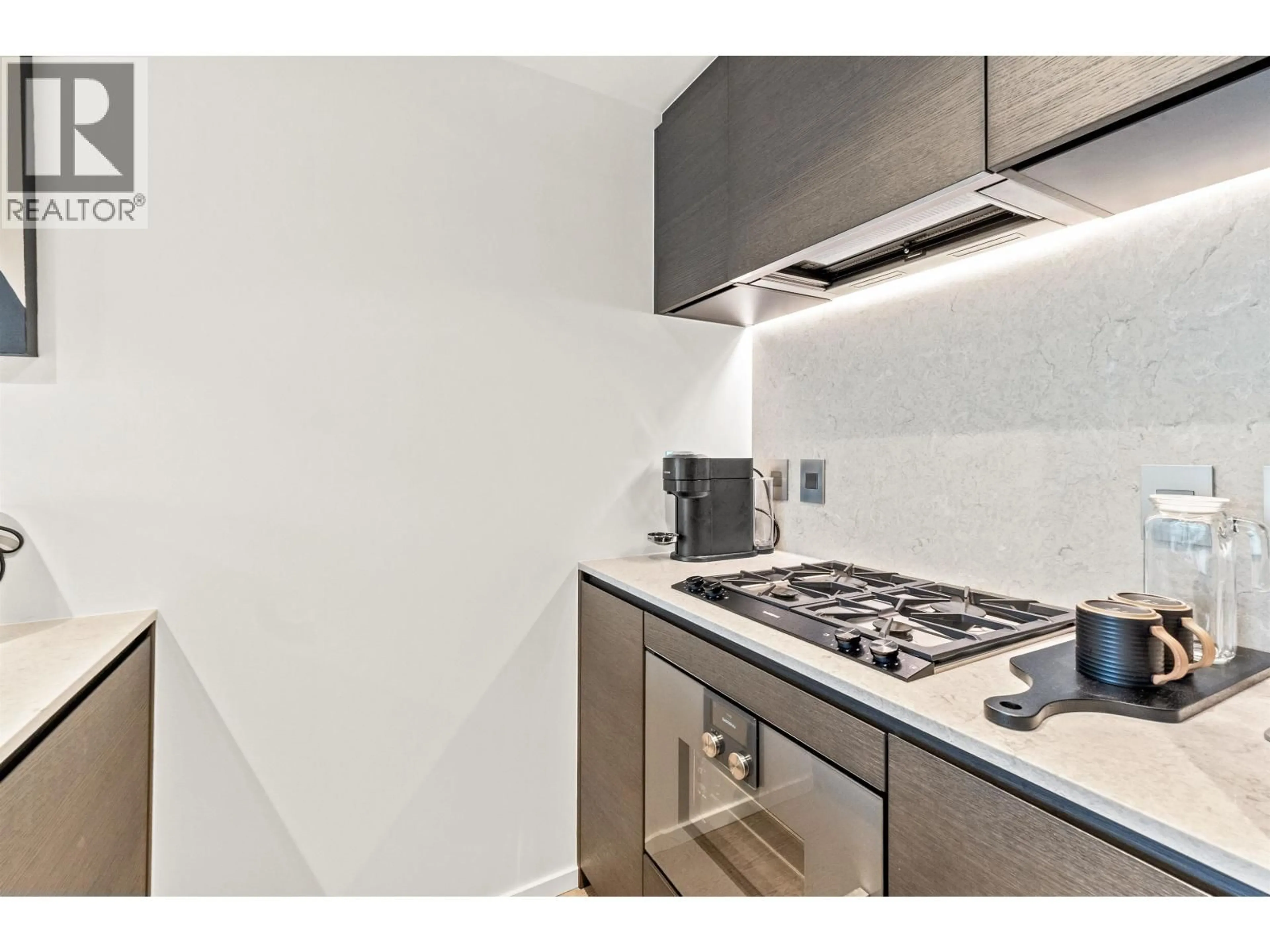 Standard kitchen, unknown for 1304 - 1482 ROBSON STREET, Vancouver British Columbia V6G1B9